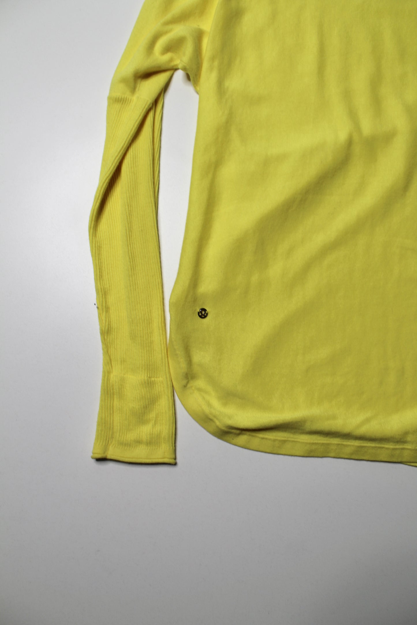 Lululemon bright yellow sweater, no size. Fits like 6 (loose fit)