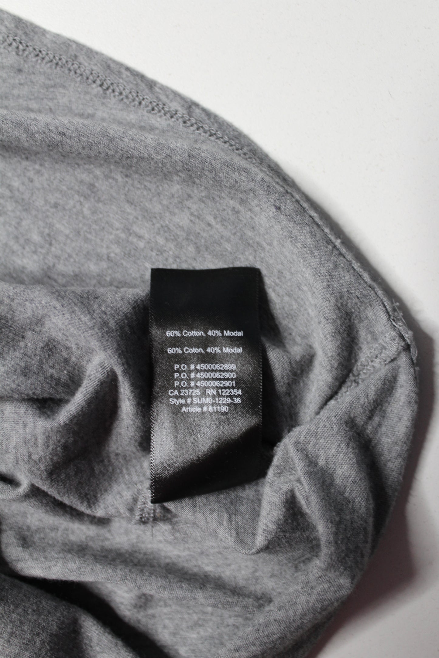 Aritzia Babaton The Group grey ‘everyday’ scoop neck t shirt, size xs (relaxed fit)