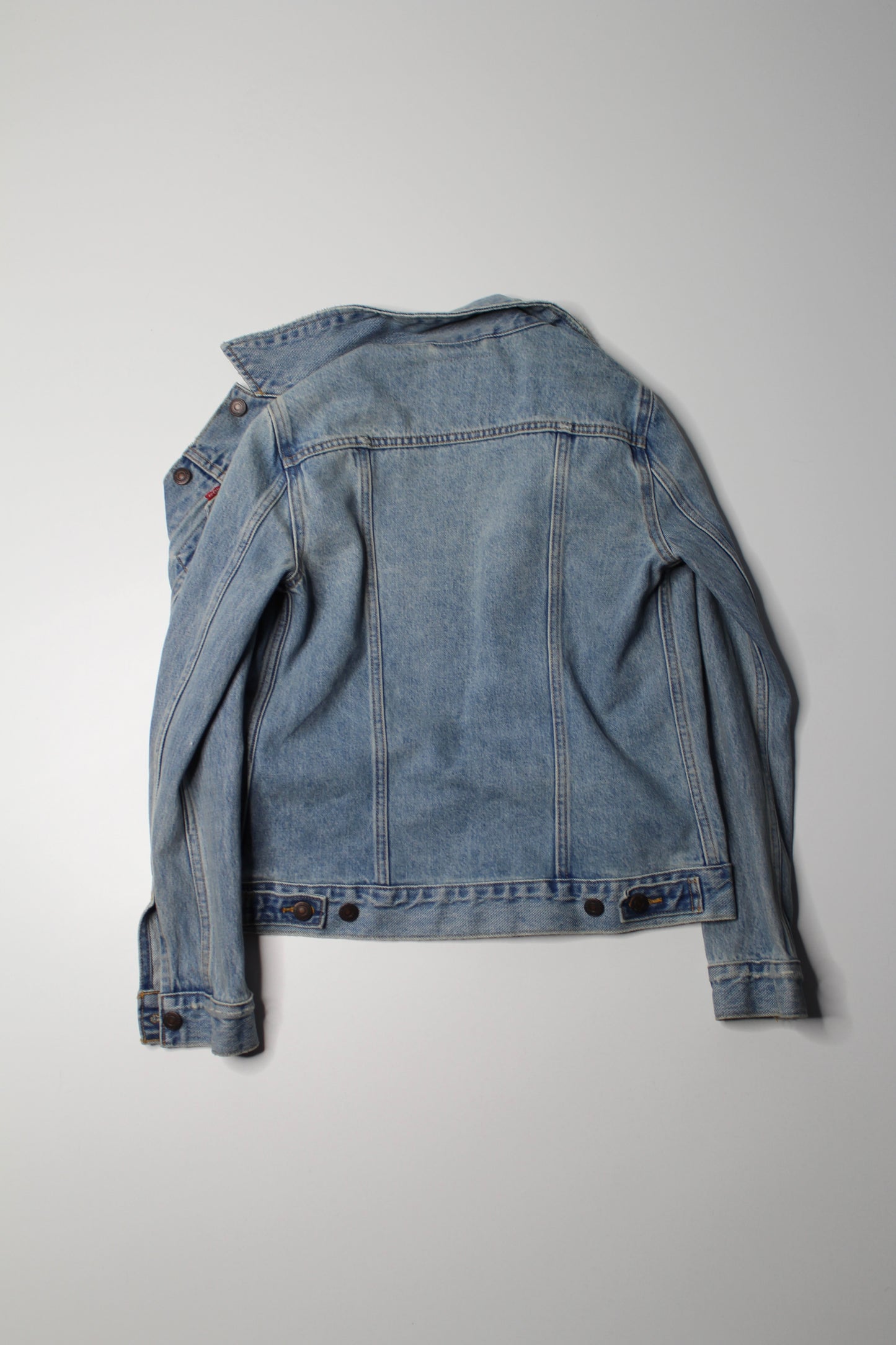 Levi’s relaxed fit jean jacket, size xs