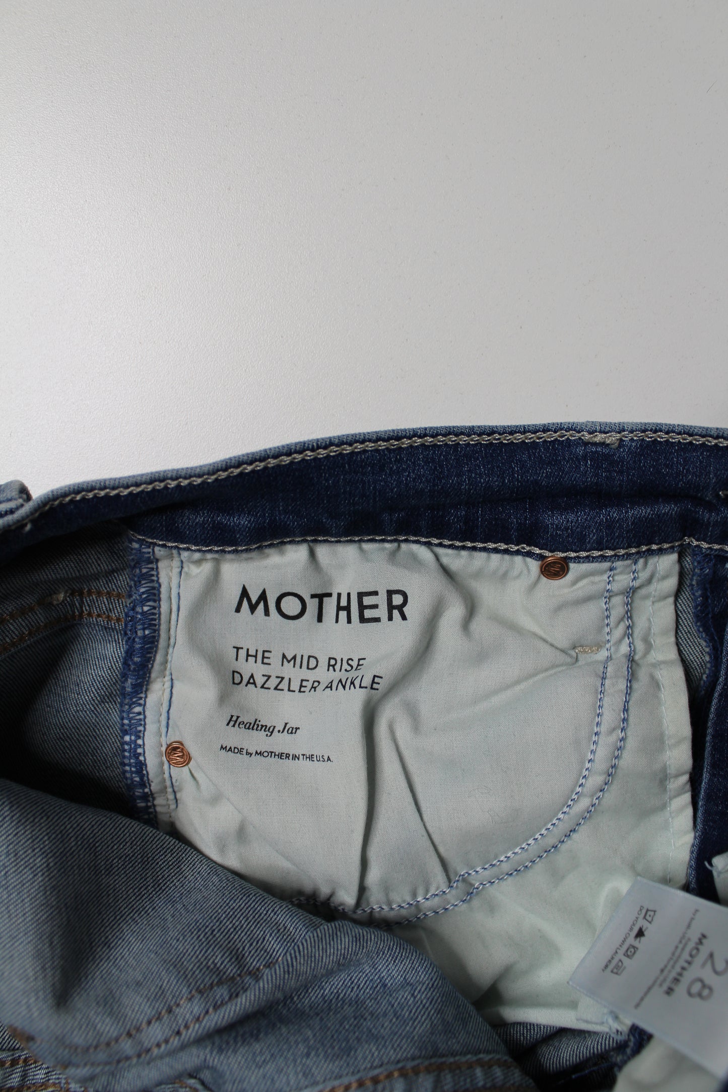 Mother ‘mid rise dazzler ankle’ jeans, size 28