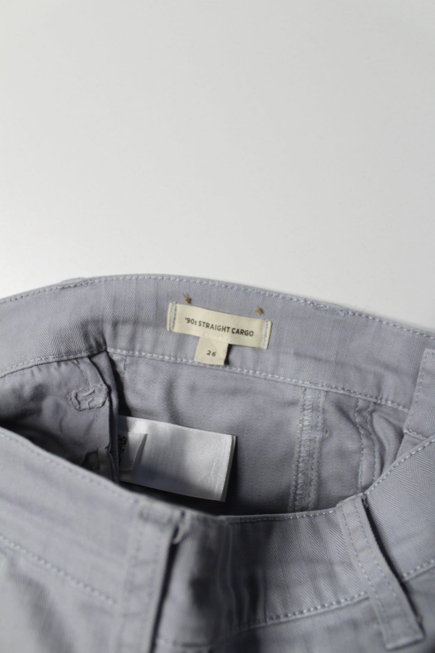 Madewell light grey ‘90s cargo straight leg pant, size 26 (additional 50% off at checkout)