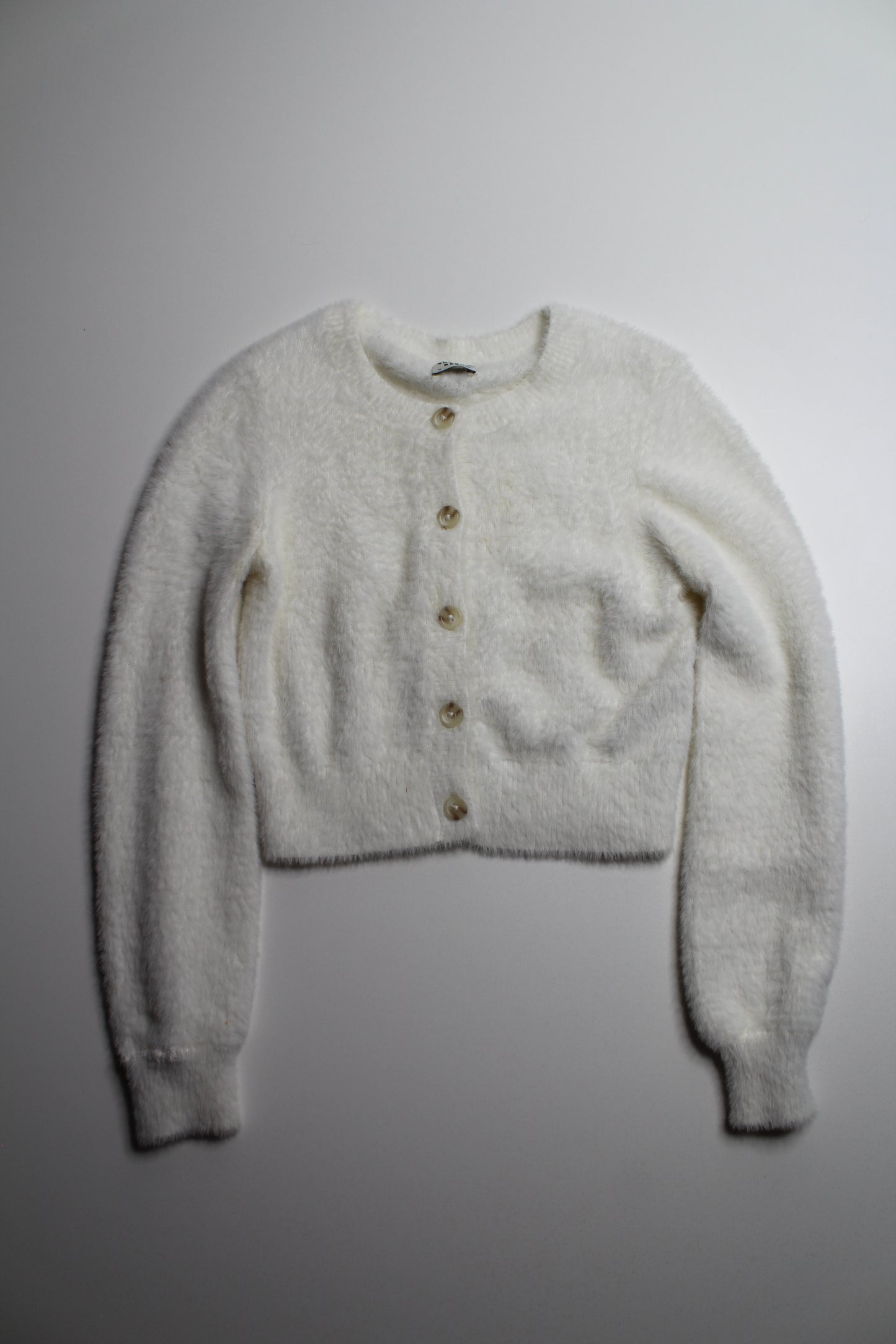Aritzia Sunday Best cream fuzzy cardigan, size xs