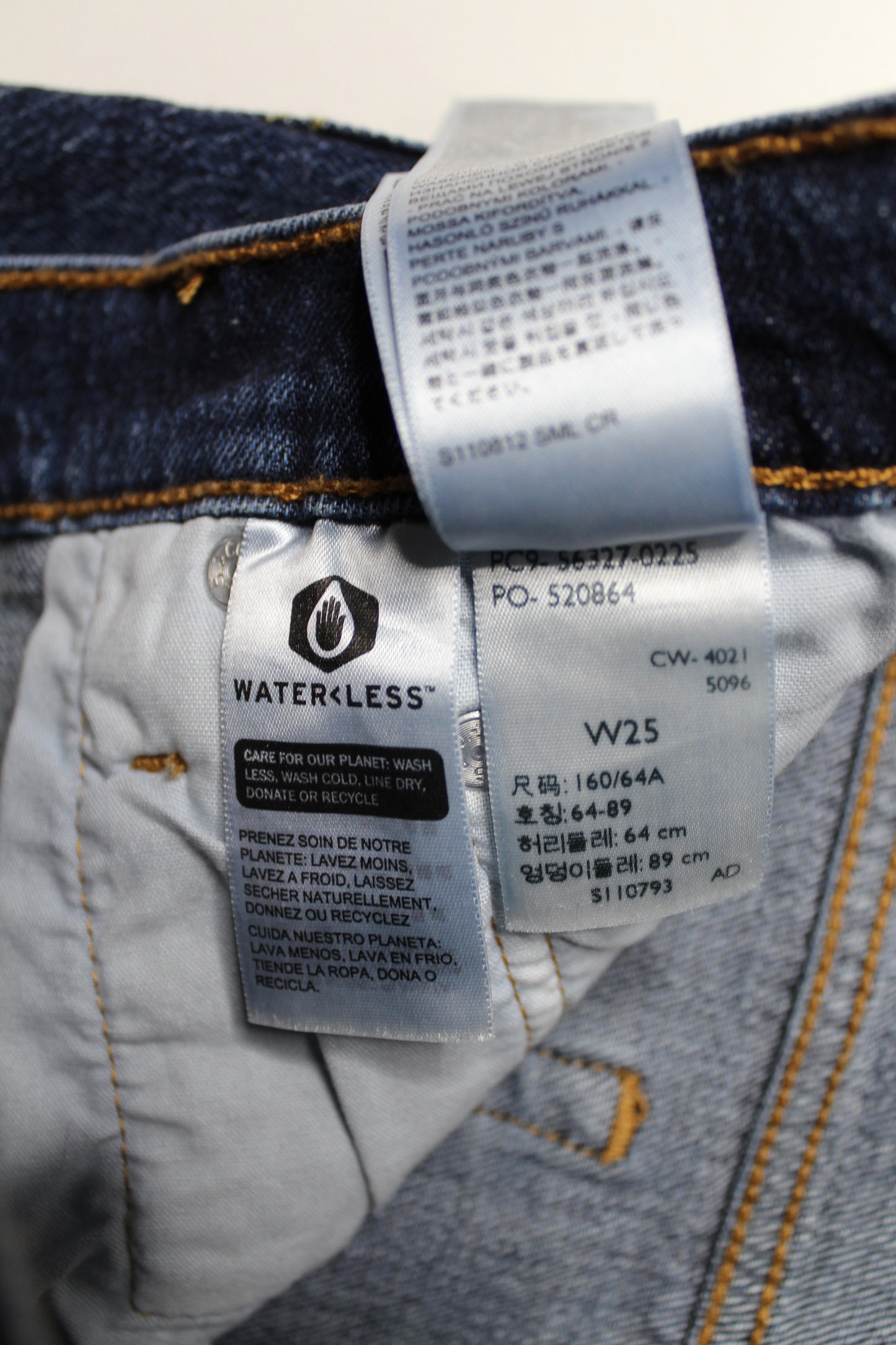 Levi’s high rise cut off jean shorts, size 25