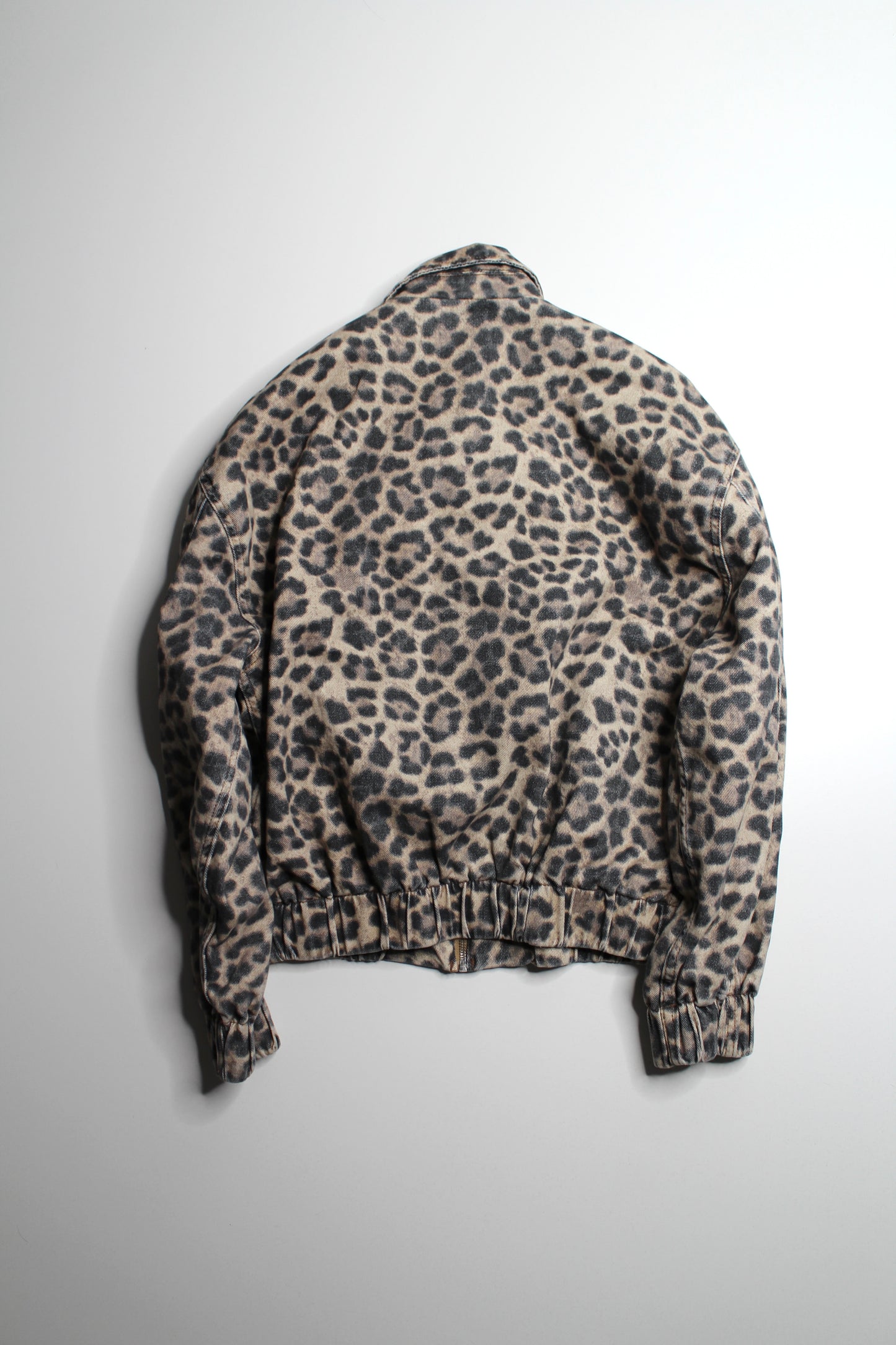 Anthropologie Pilcro leopard print 'rylie' denim bomber jacket, size xxs (oversized fit) *fits xxs-small