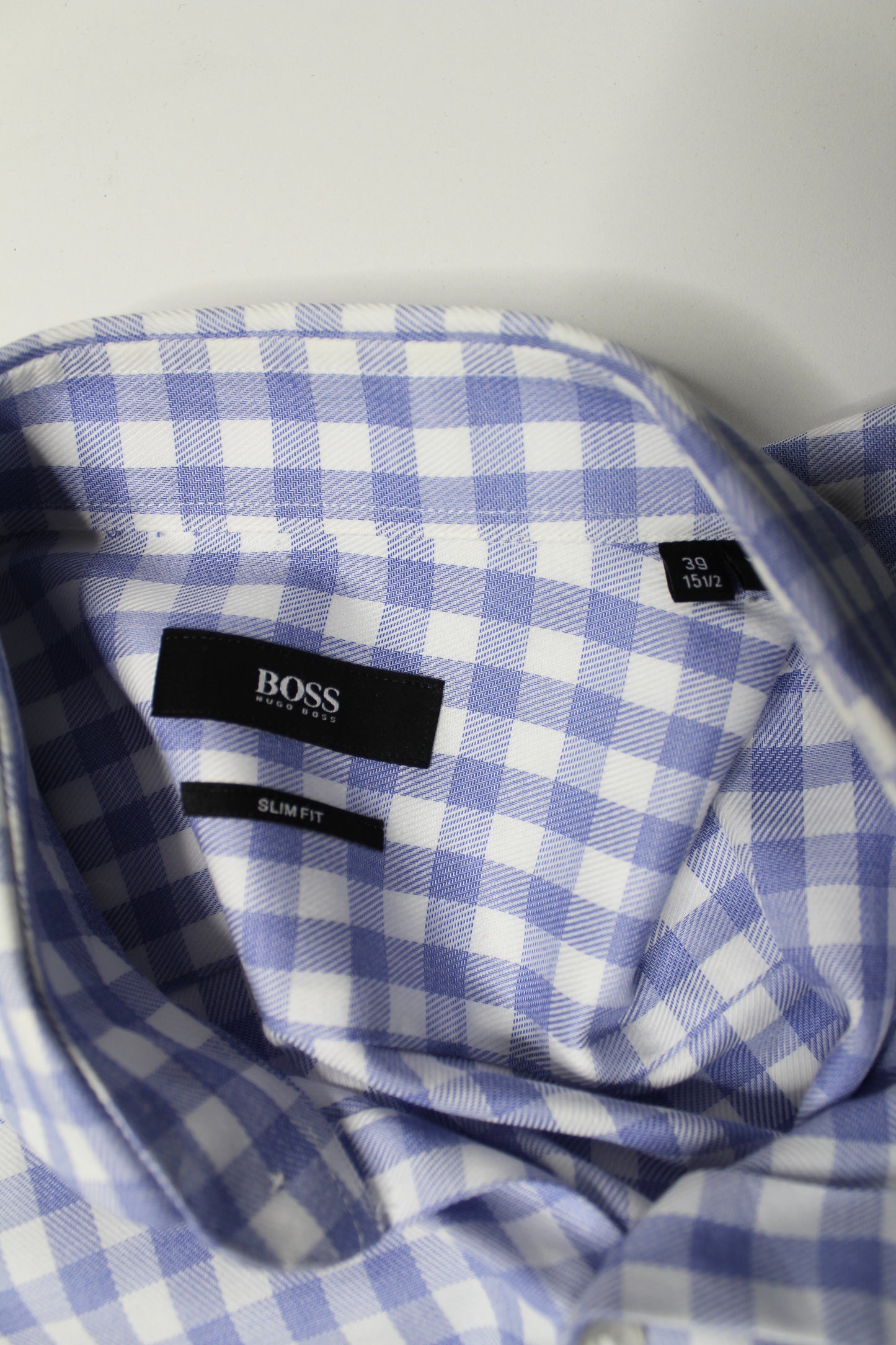 Mens Hugo Boss slim fit dress shirt, size 39 15.5 (size small) (sale: was $30)