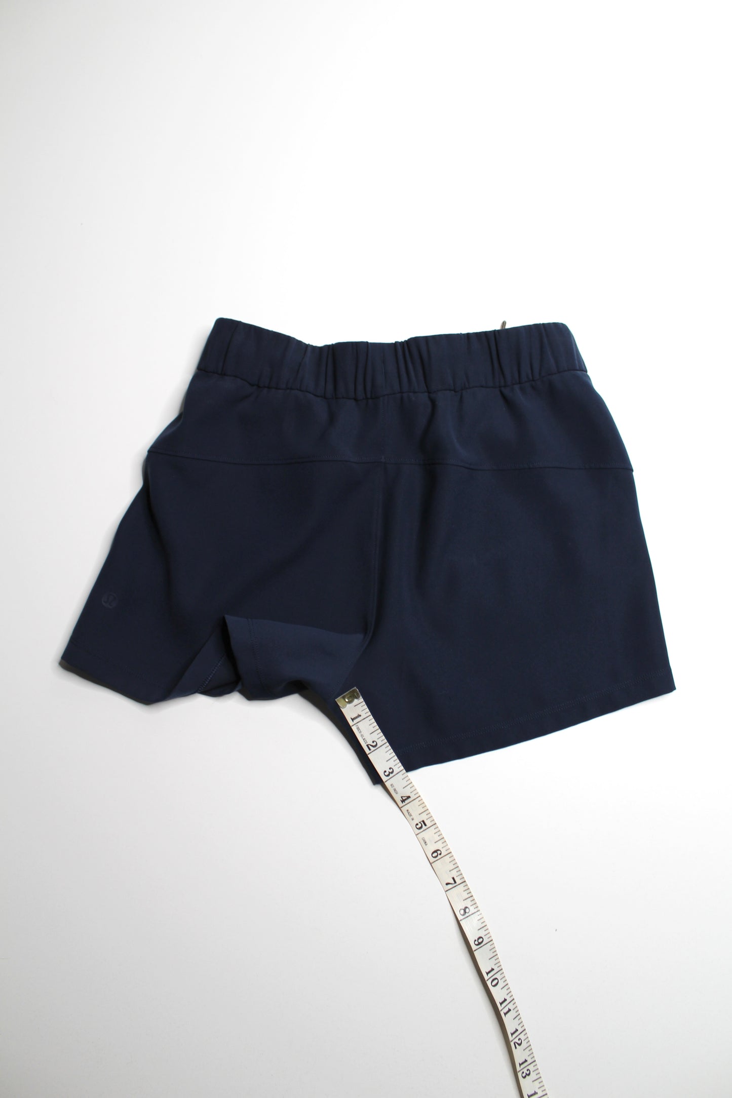 Lululemon true navy ‘on the fly’ shorts, size 4 *woven