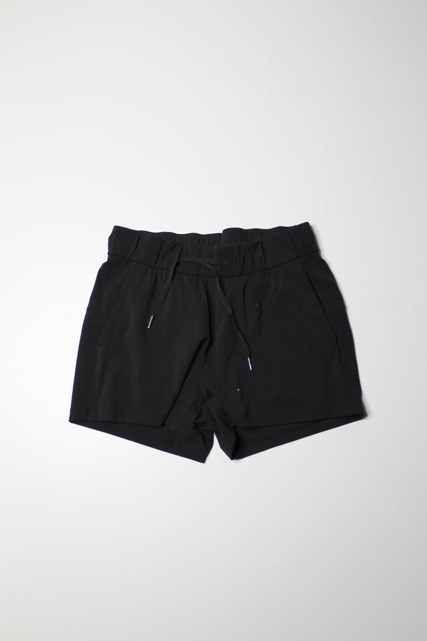 Lululemon black ‘on the fly’ shorts, size 6 *luxtreme