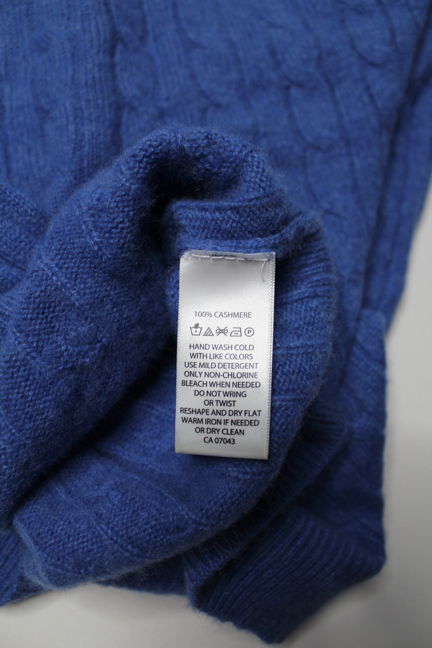 Mens Daniel Bishop blue cashmere 1/4 zip sweater, size medium *new (sale: was $60)