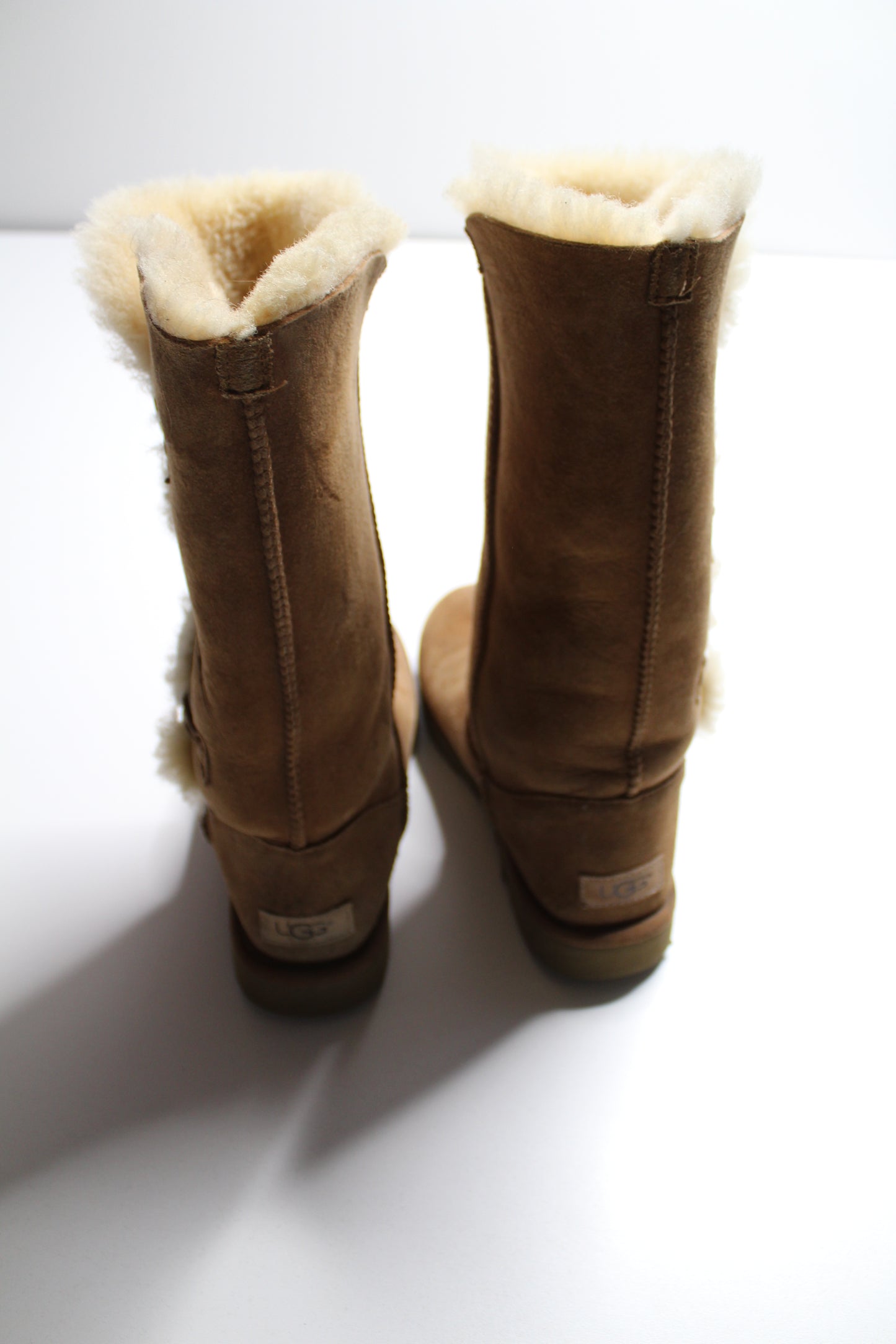 UGG chestnut 'Bailey button triplet' boots, size 8 (sale: was $40)