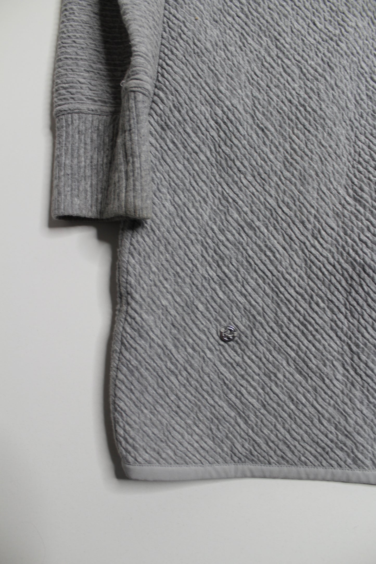 Lululemon light heathered grey ‘on repeat’ jacket, size 2 (relaxed fit) fits 2/4 (was $78)