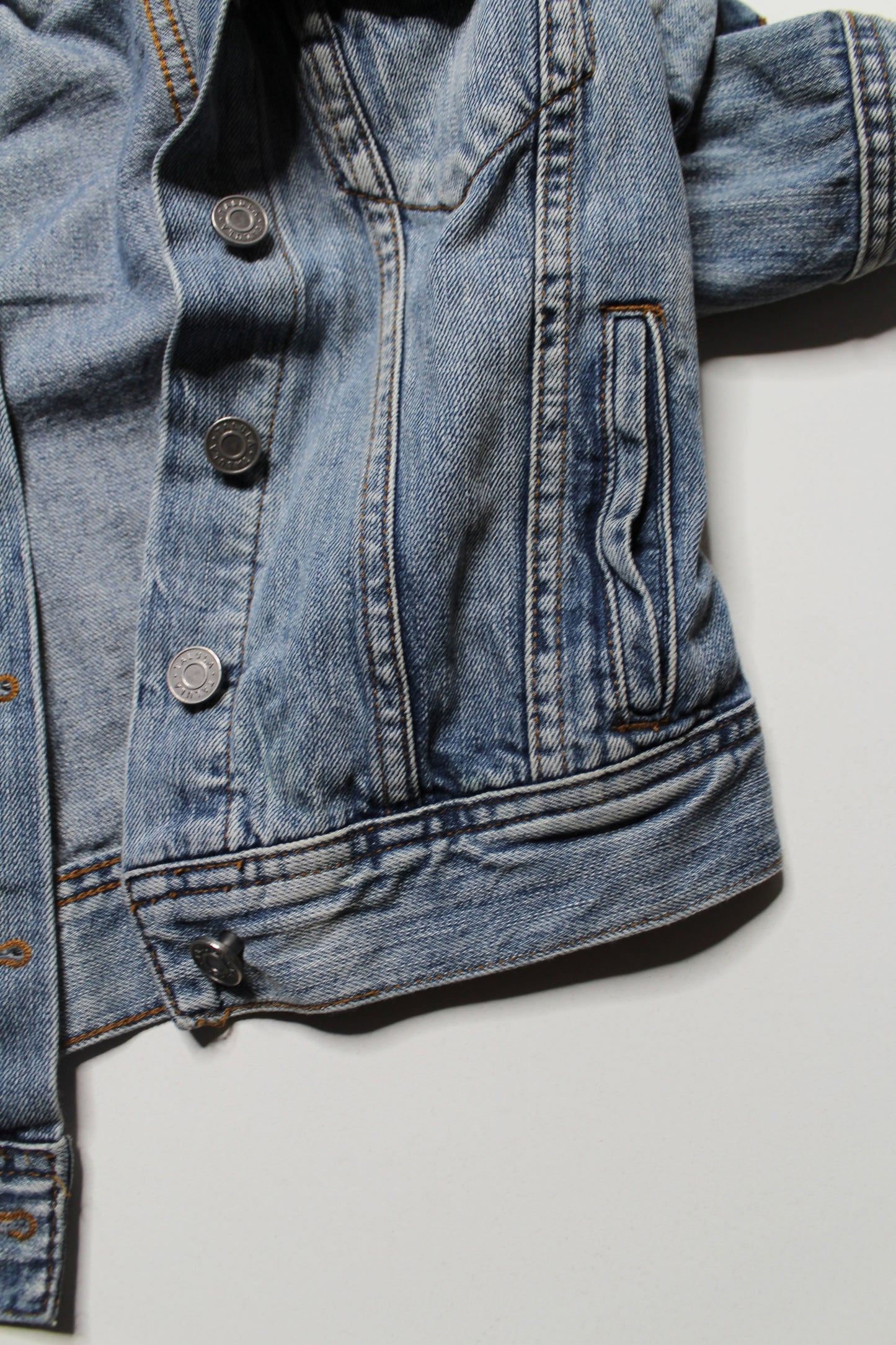 Aritzia Talula cropped jean jacket, size small (was $48)