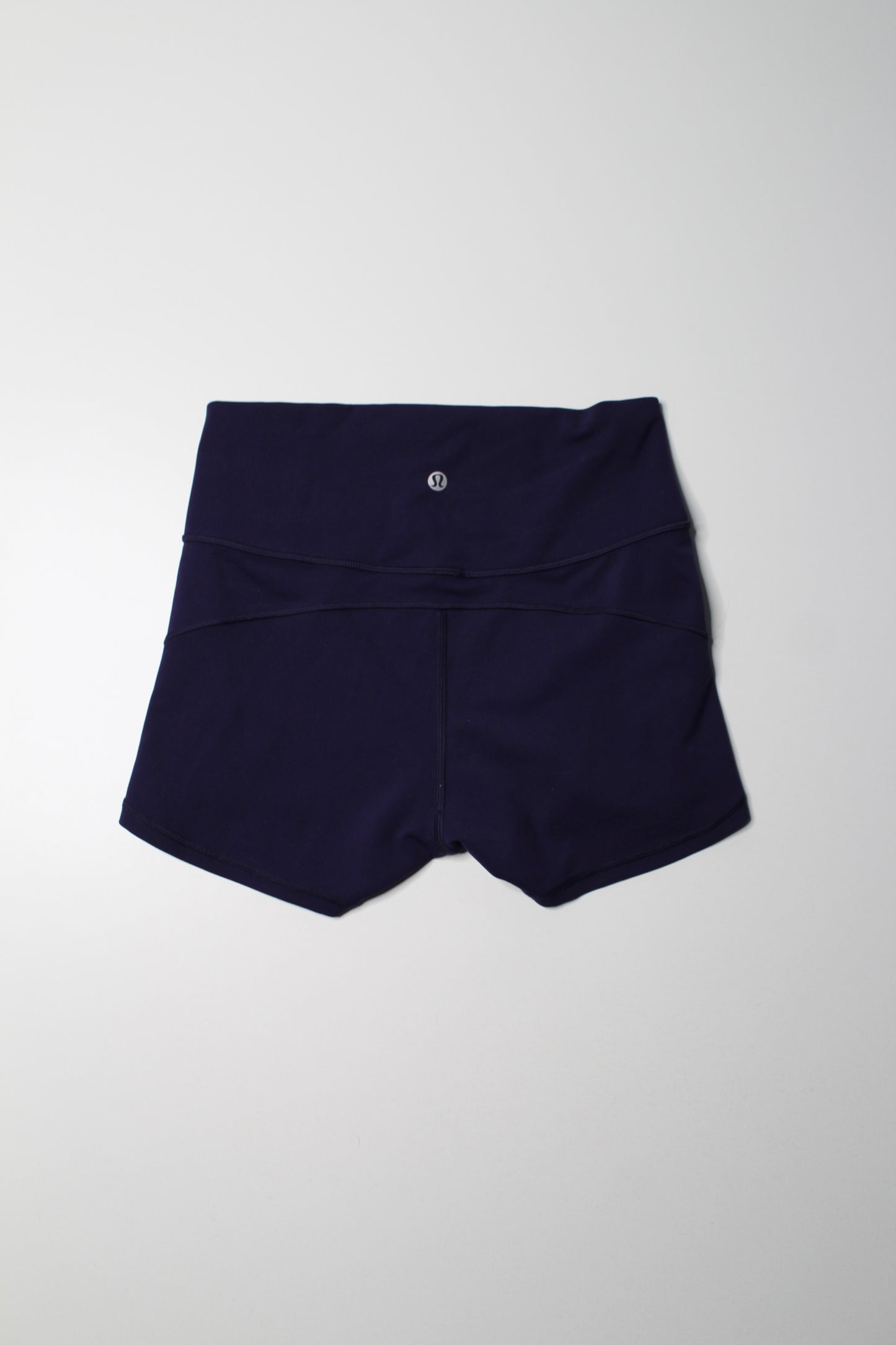 Lululemon dark purple ‘in movement’ shorts, size 6 (2.5") (additional 70% off)