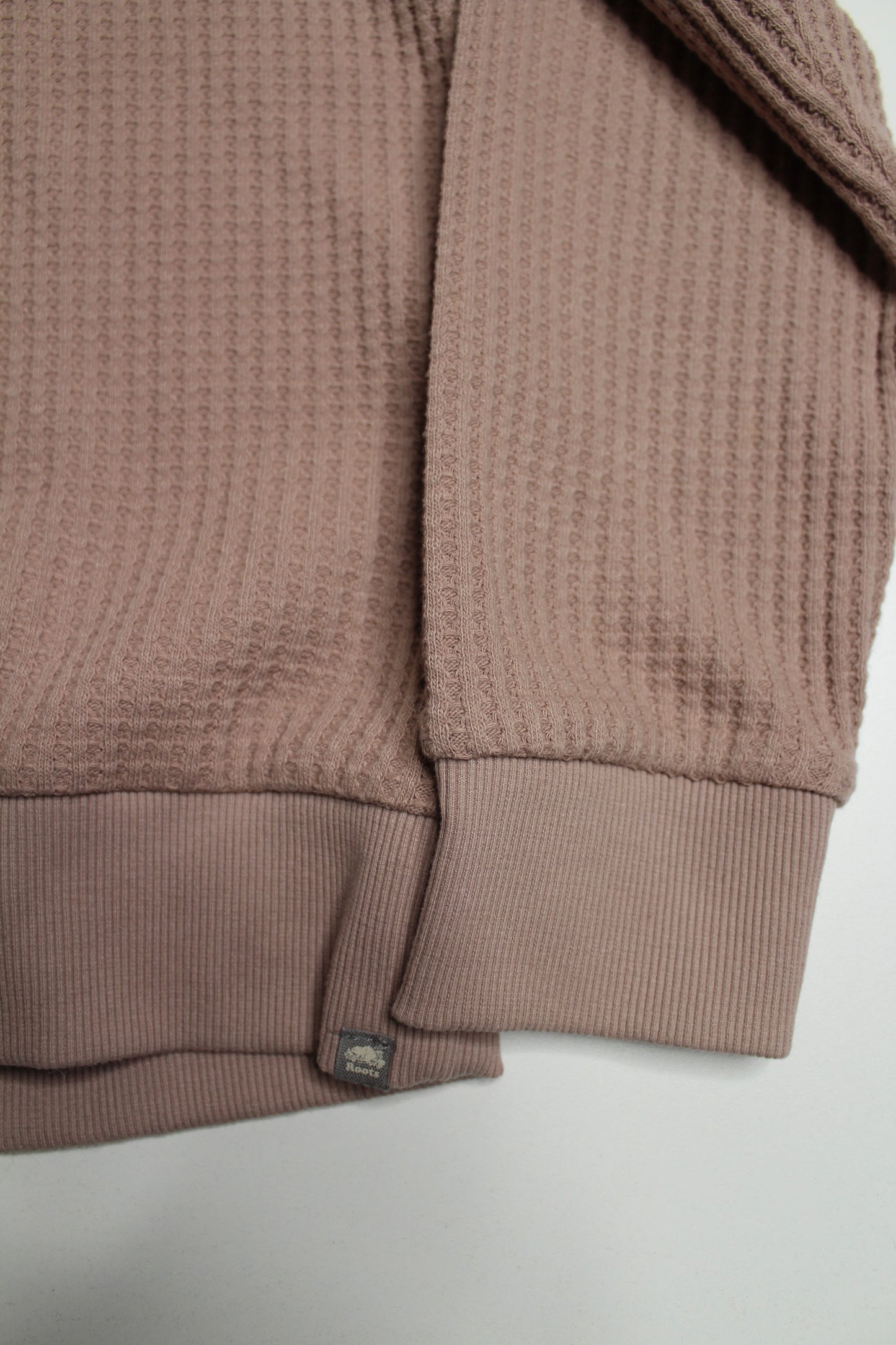 Roots dusty rose waffle 1/2 zip pullover, size medium