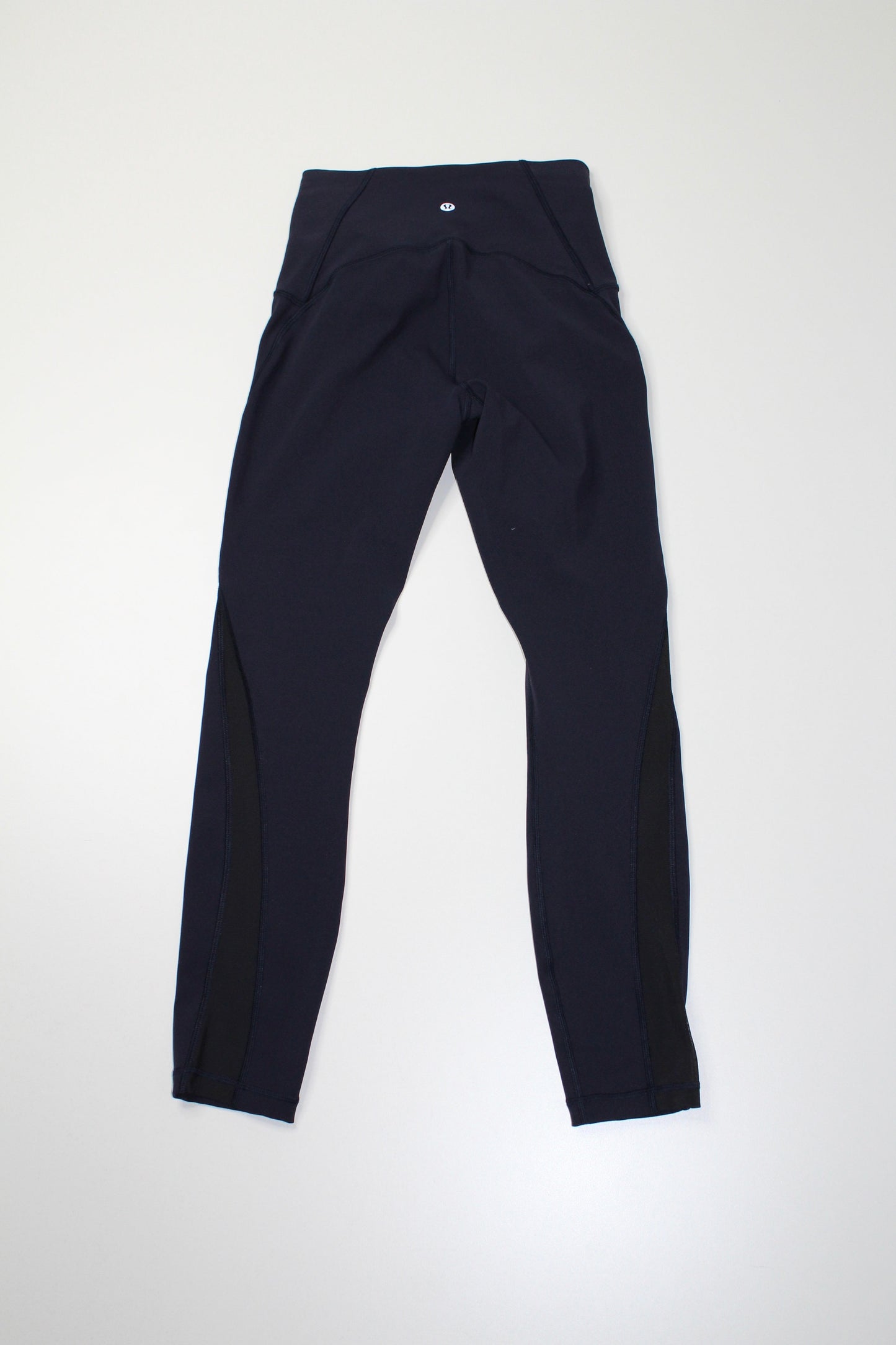 Lululemon midnight navy ‘train times’ tights, size 4 (25”)