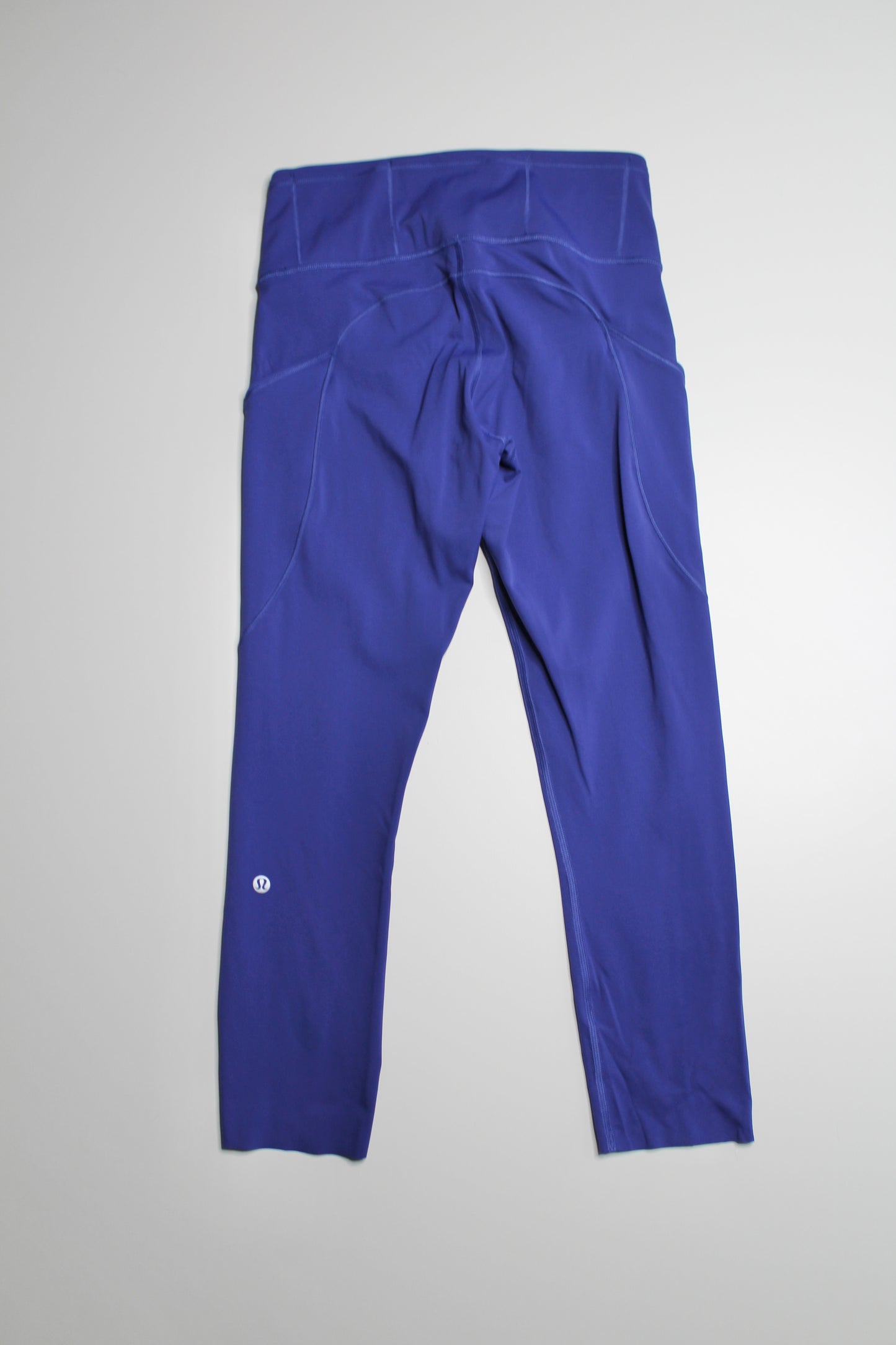Lululemon psychic blue fast and free crop, size 6 (23”) *non reflective