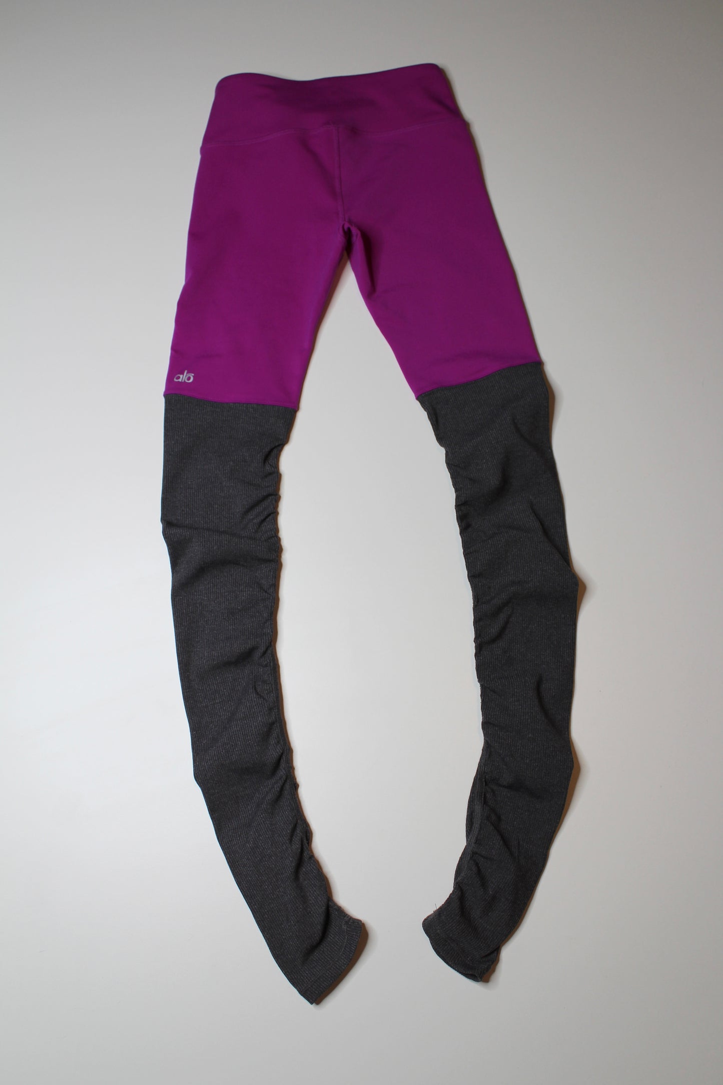 Alo Yoga berry/grey goddess leggings, size xs (price drop: was $58) (additional 10% off)