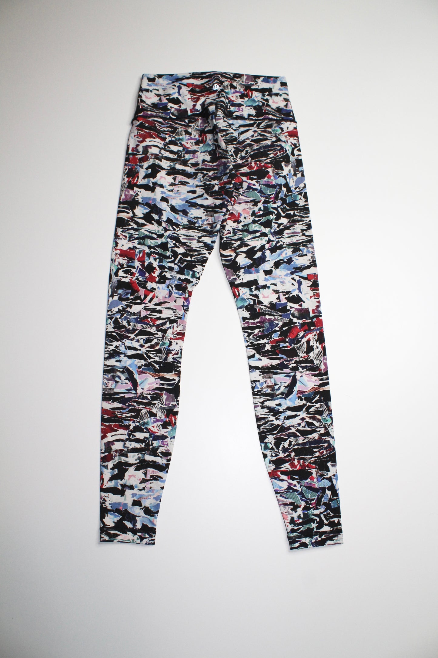 Lululemon culture clash multi ‘wunder under’ leggings, size 6 (28”)