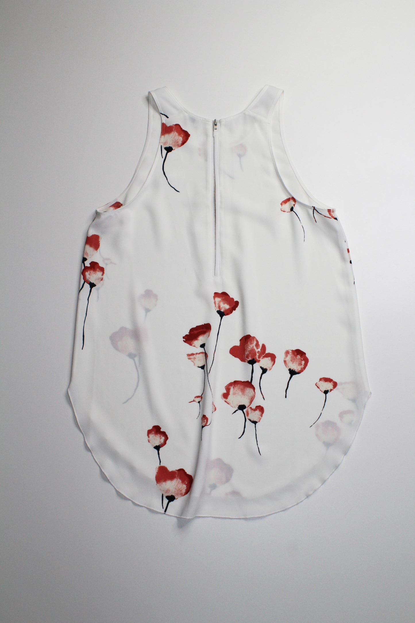 Aritzia wilfred floral sèvres sleeveless blouse, size small (additional 70% off)