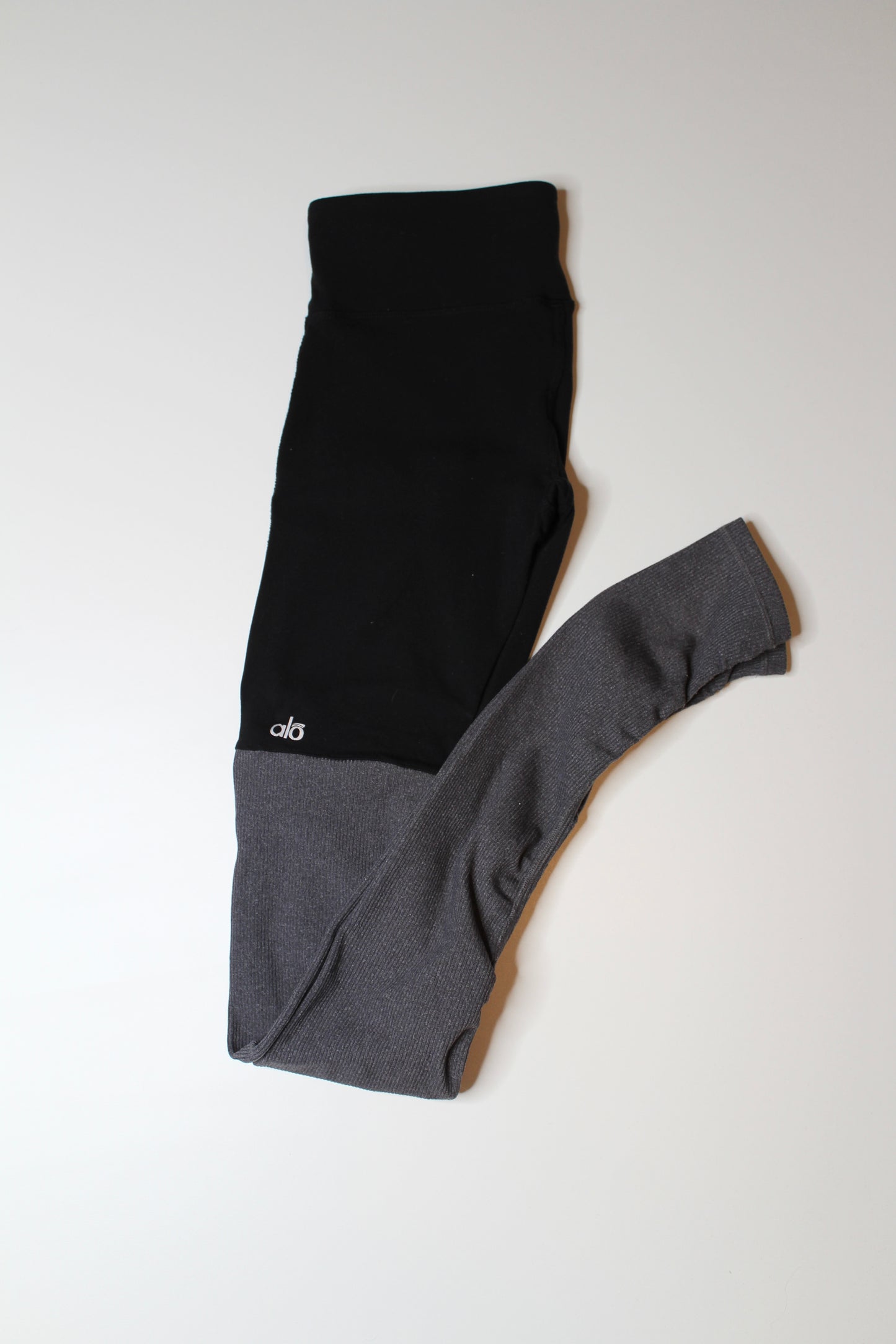 Alo Yoga black/grey goddess leggings, size xs (sale: was $58)
