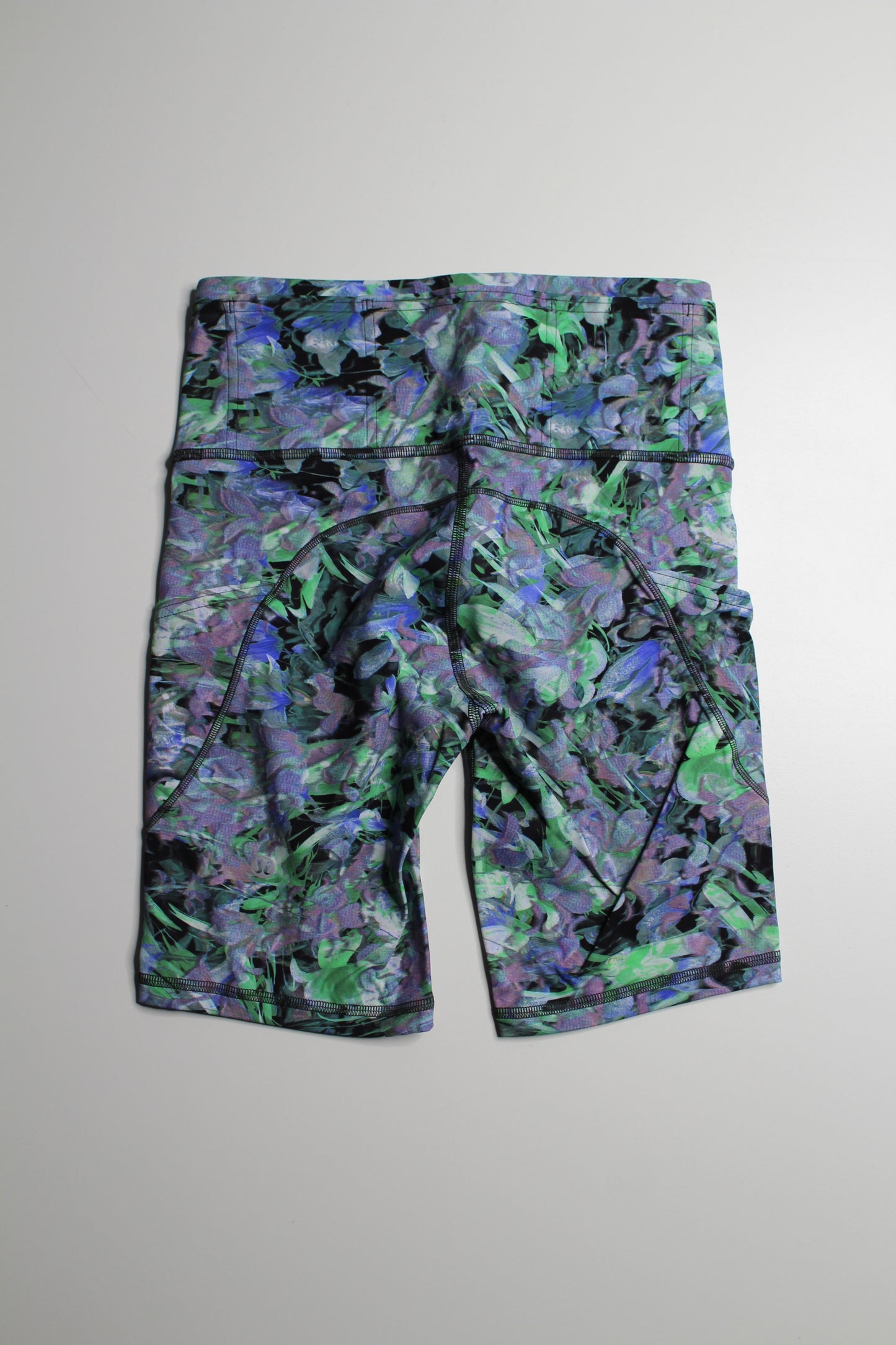Lululemon rapid flourish multi ‘fast and free’ shorts, size 4 (8”) (was $30)