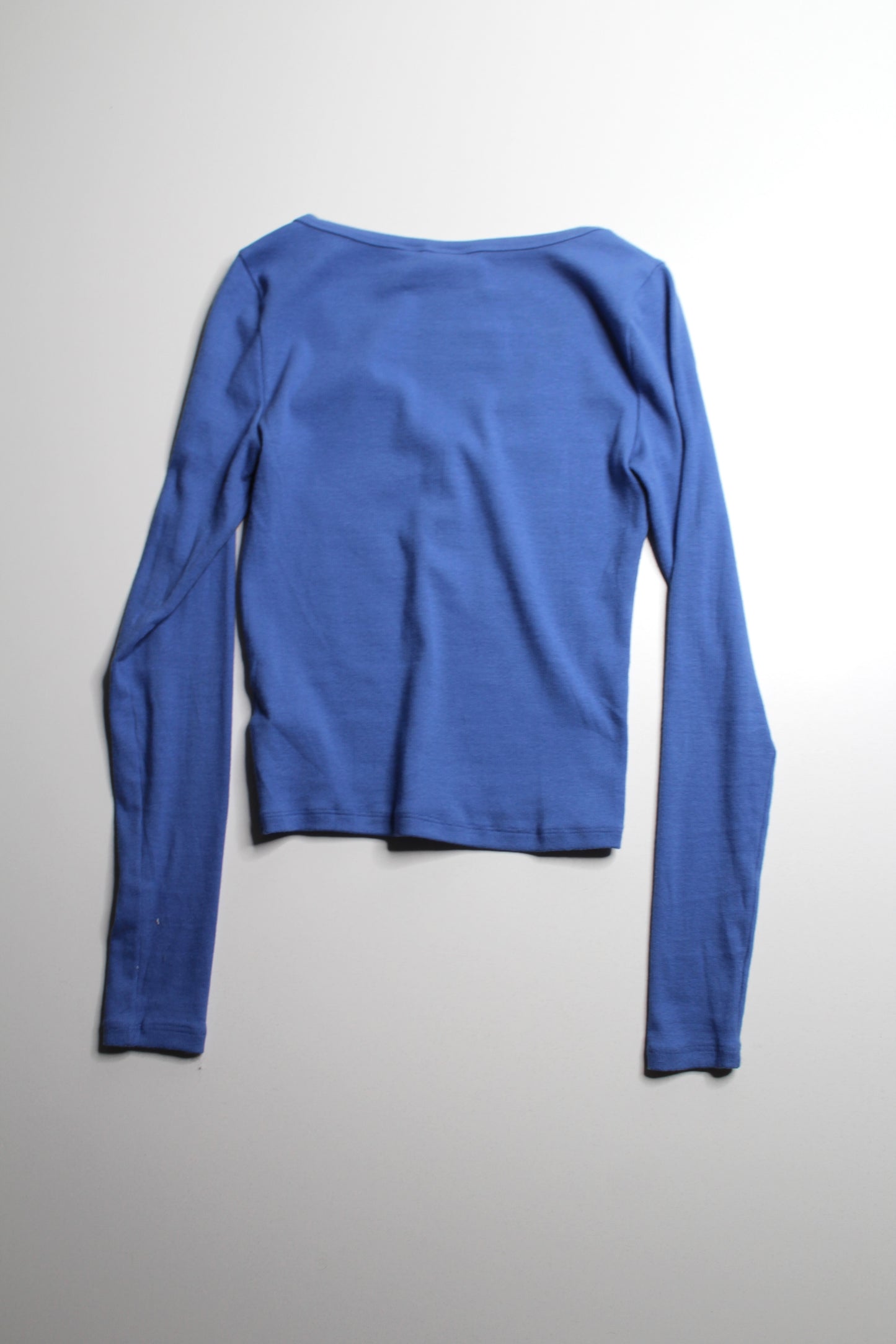 Aritzia blue ‘home stretch’ henley long sleeve, size small