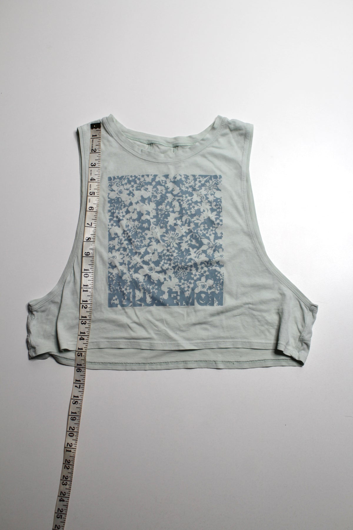 Lululemon cotton tank, no size. Fits like 6 (loose fit) *flaw