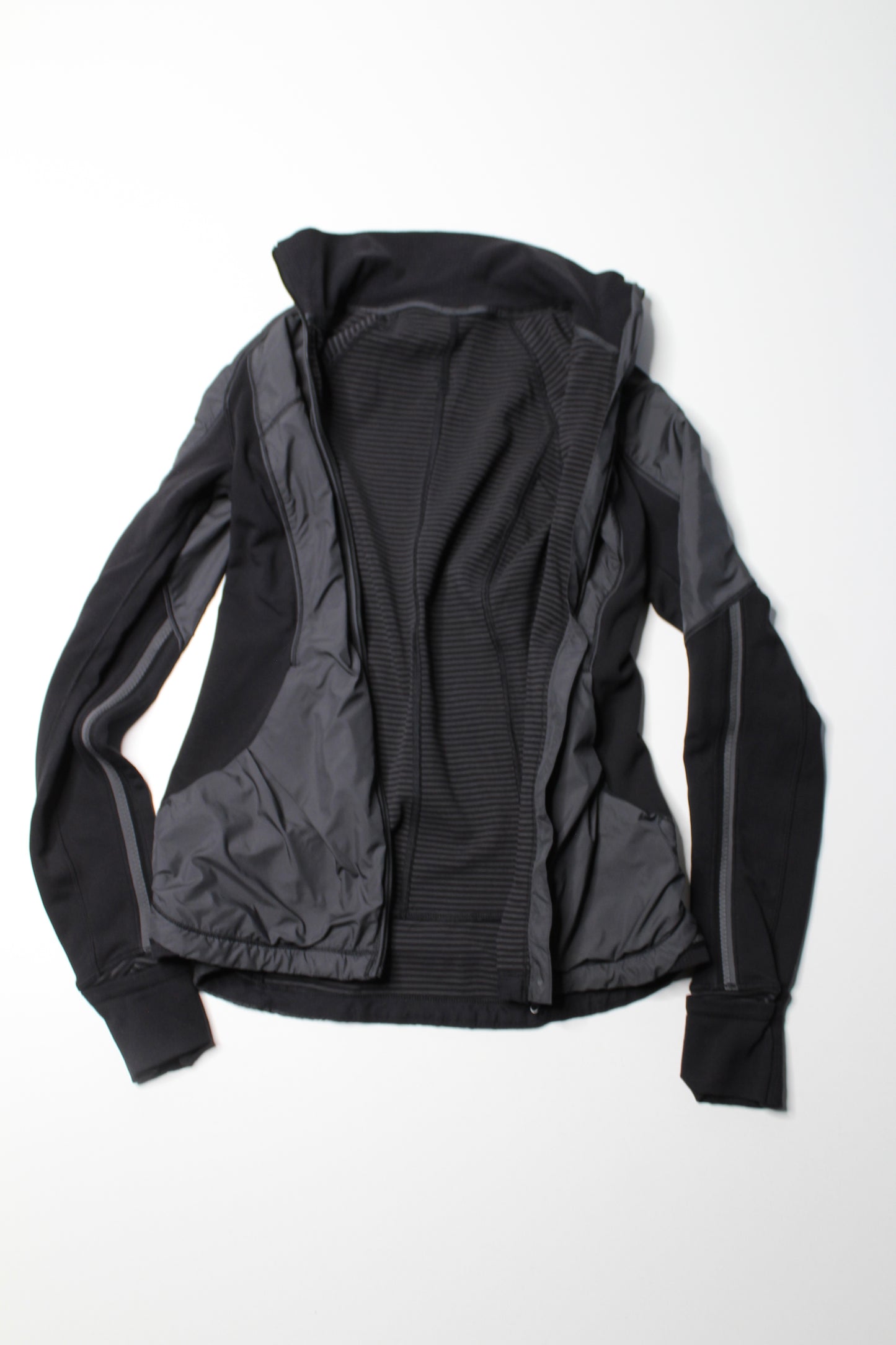 Lululemon black ‘can’t stop’ run jacket, size 4