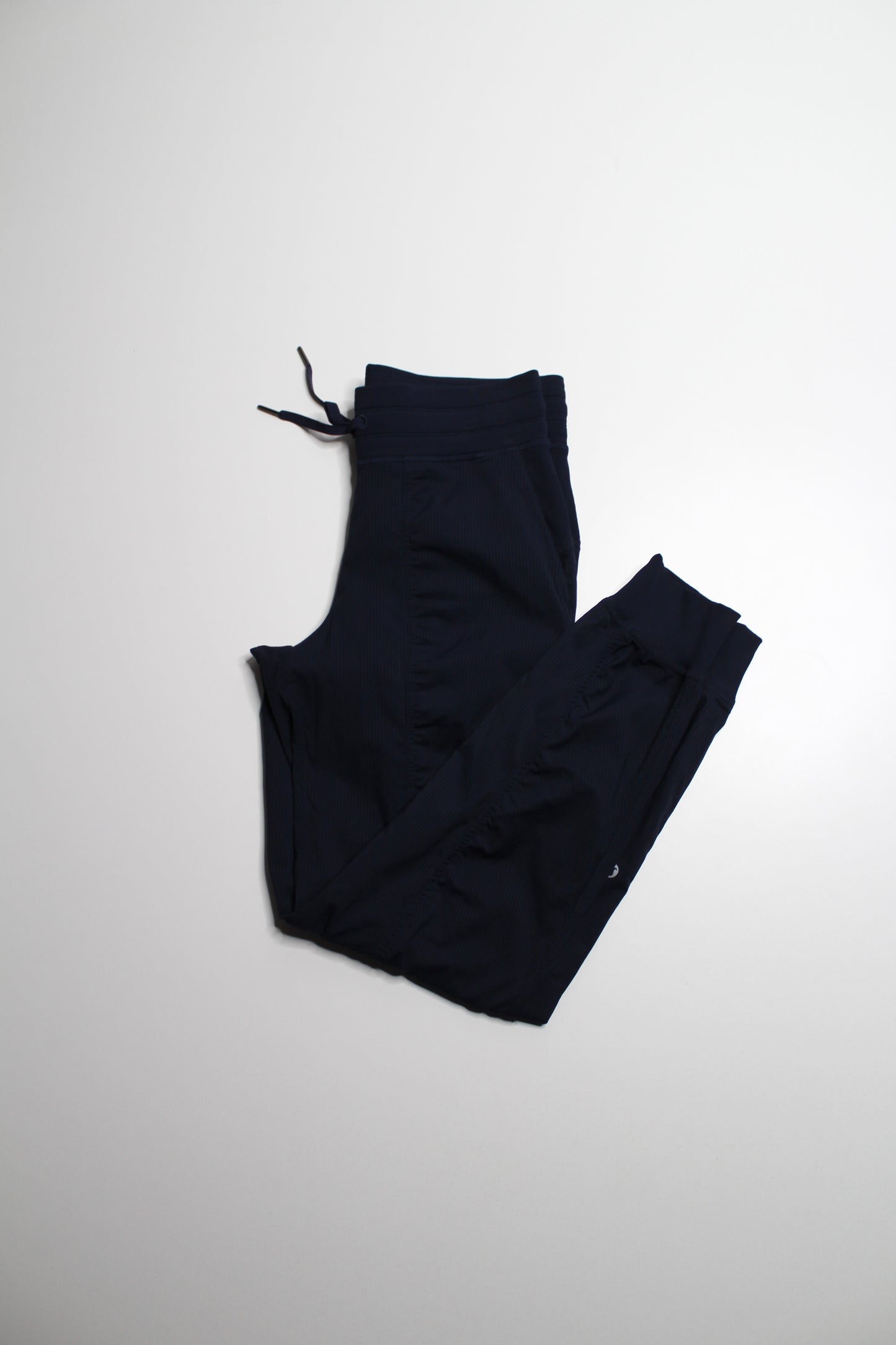 Lululemon true navy ‘dance studio’ jogger, size 6