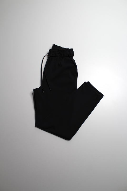 Lululemon black ‘keep moving’ pant, size 4