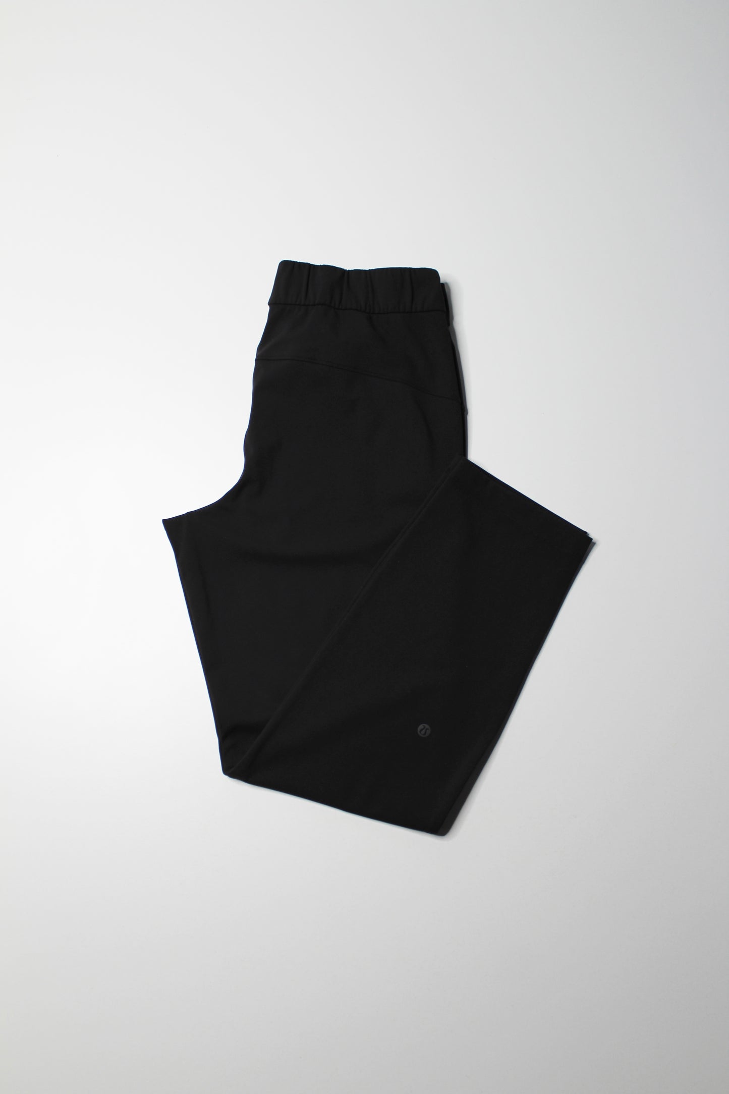 Lululemon black on the fly pant, size 6 (27”) *luxtreme