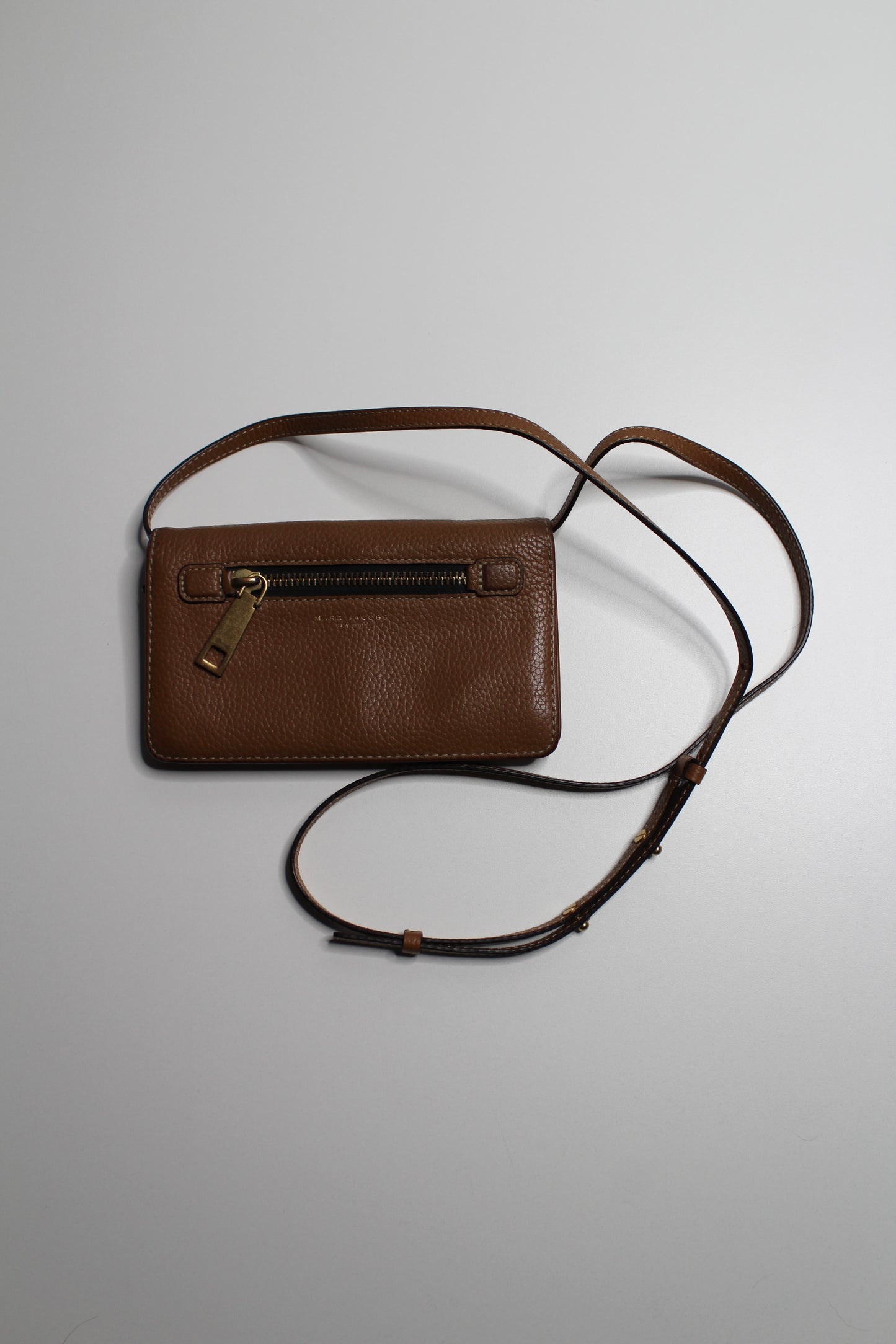 Marc Jacobs maple tan ‘Gotham’ pebbled leather wallet crossbody