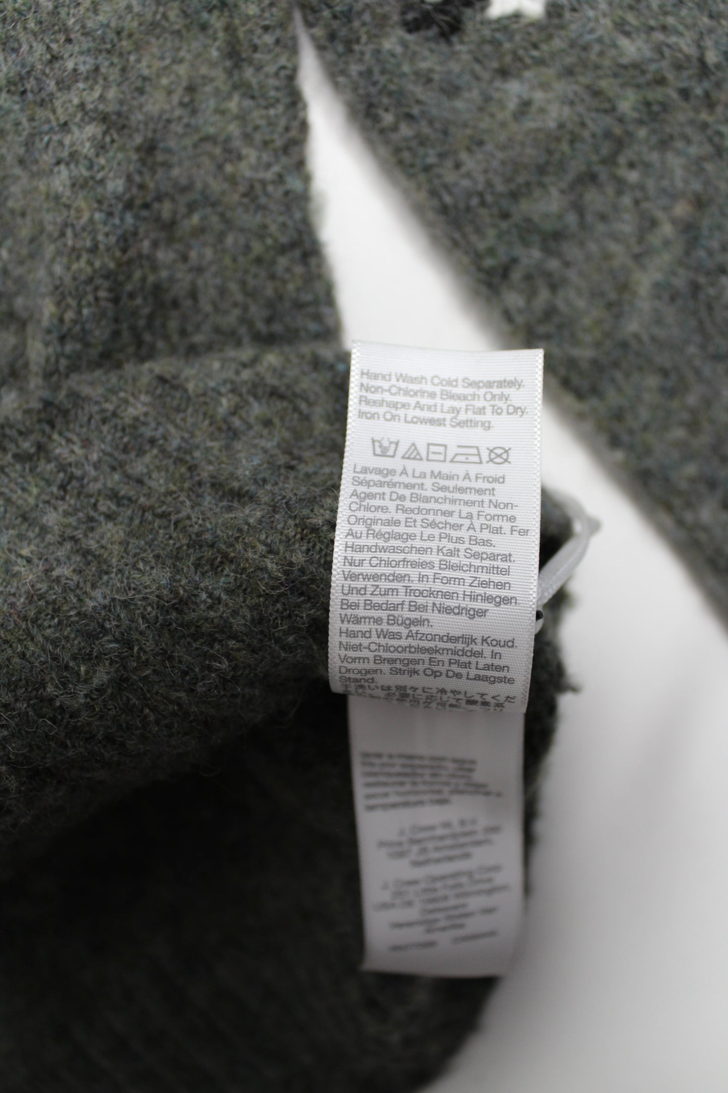 Madewell heathered basil embroidered enfield half-zip
Sweater, size small (relaxed fit)