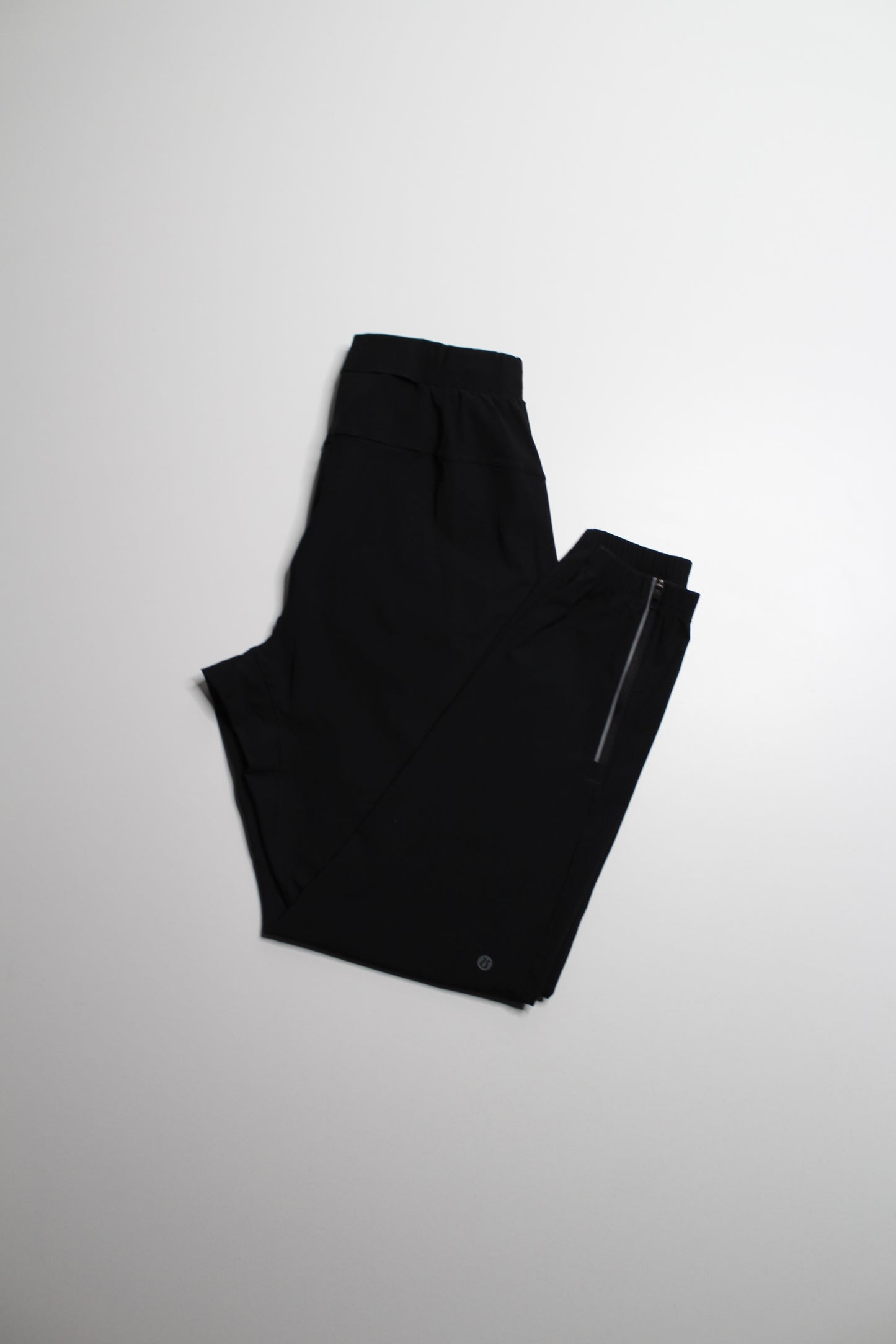 Mens Lululemon black ‘surge’ jogger, size medium
