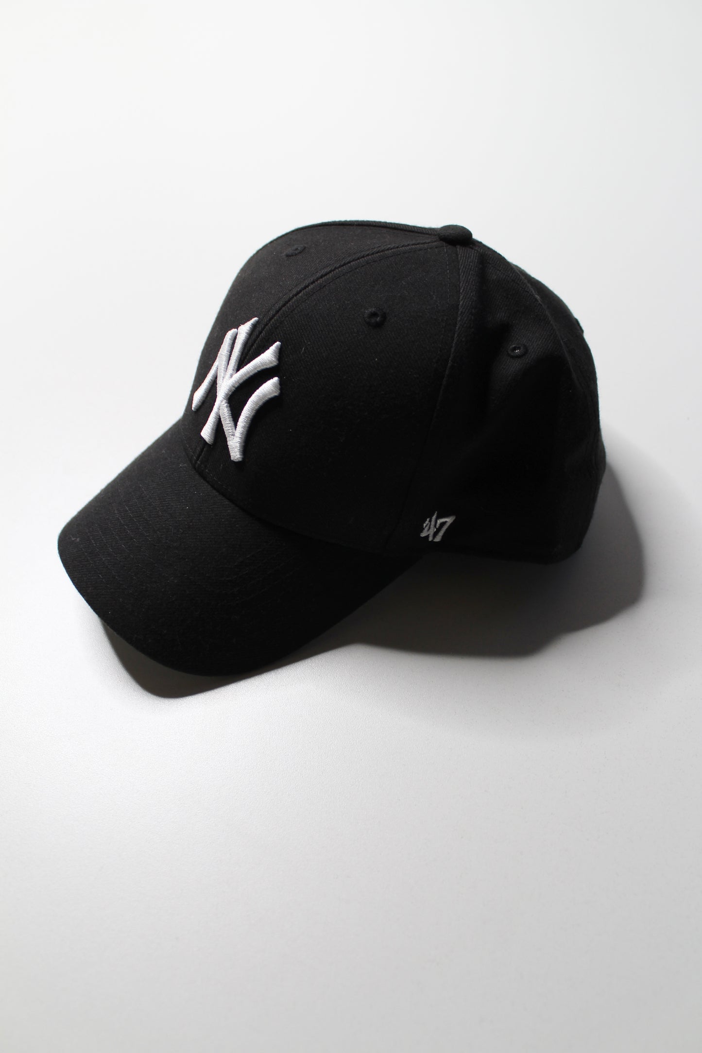 Brand 47 black/white Yankees hat