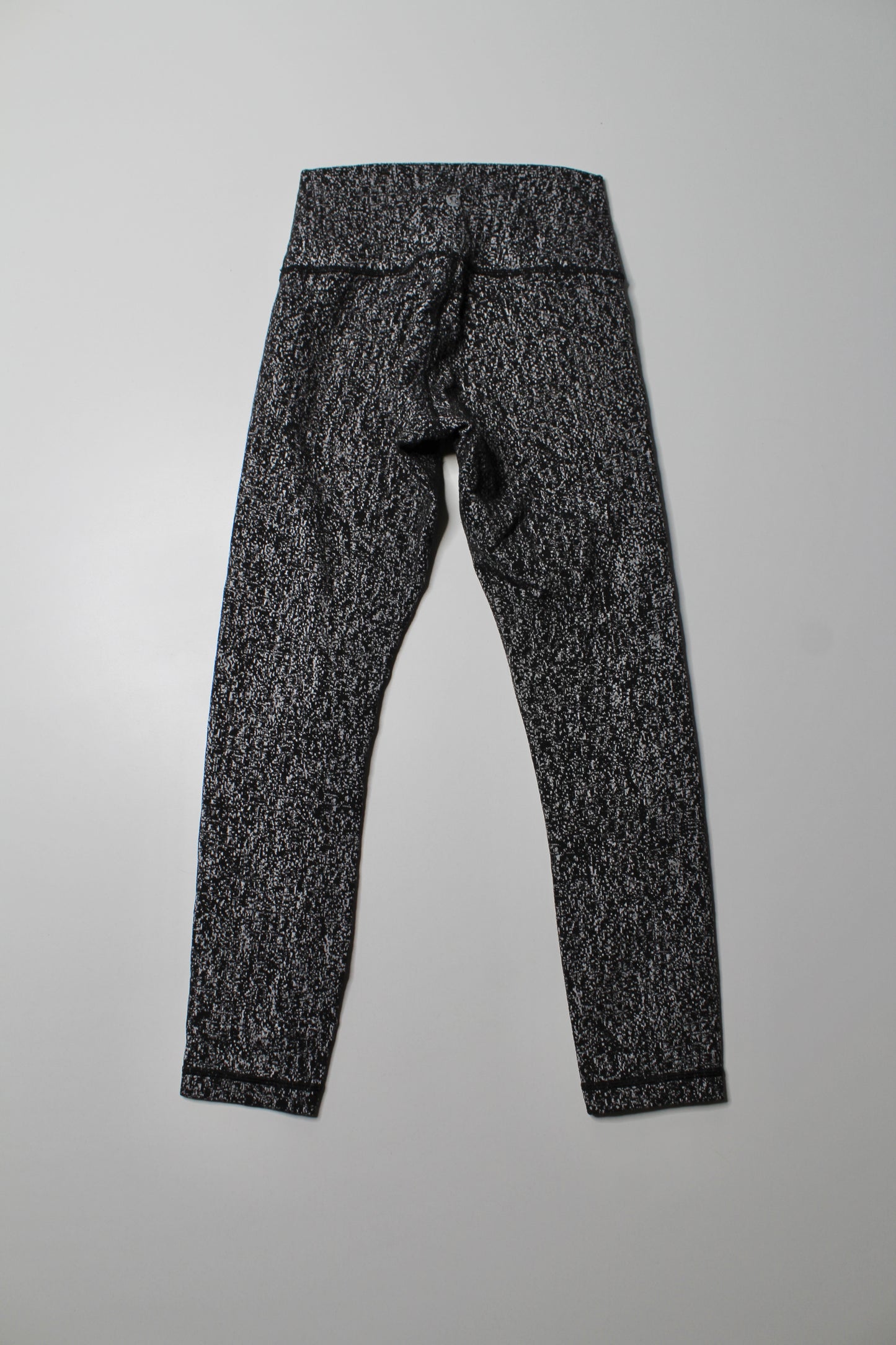 Lululemon jacquard ‘wunder under’ crop legging, size 4 (additional 20% off)