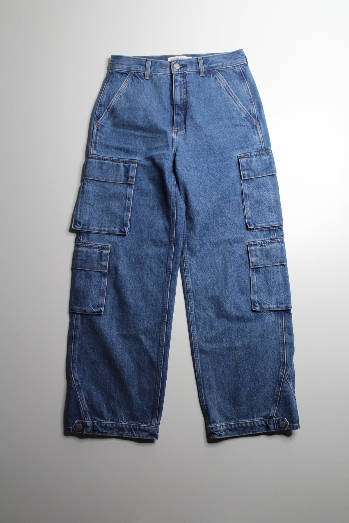 Aritzia Denim Forum '90S Millie hi -Rise cargo jeans. Size 27