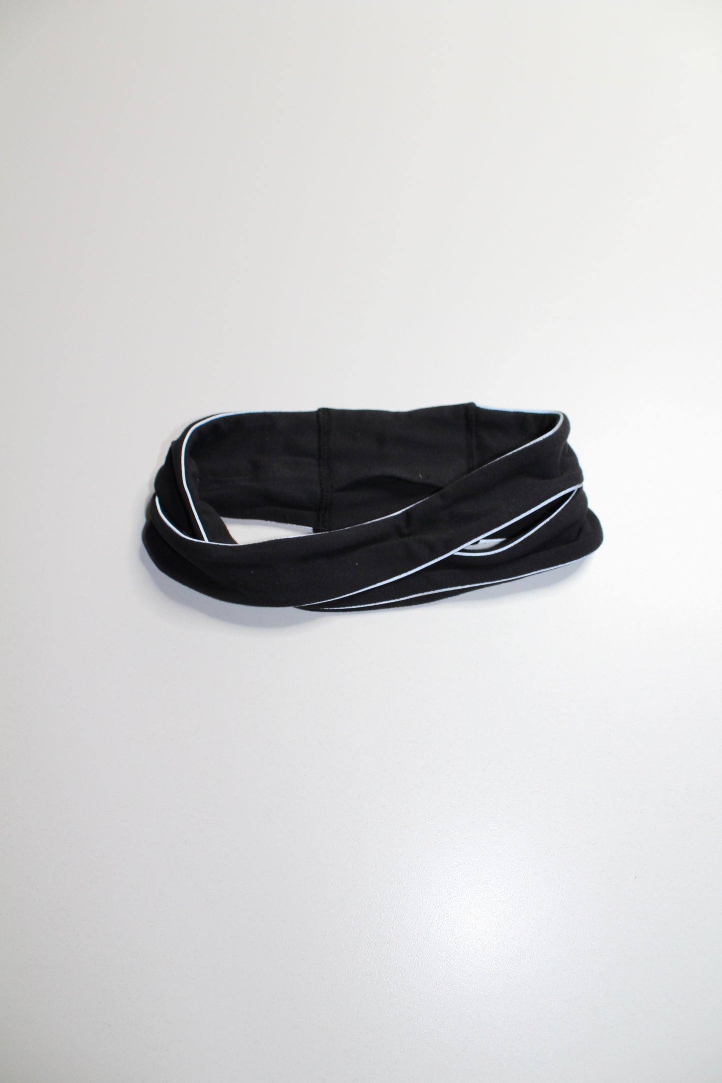 Lululemon black run reflective headband/ear-warmer