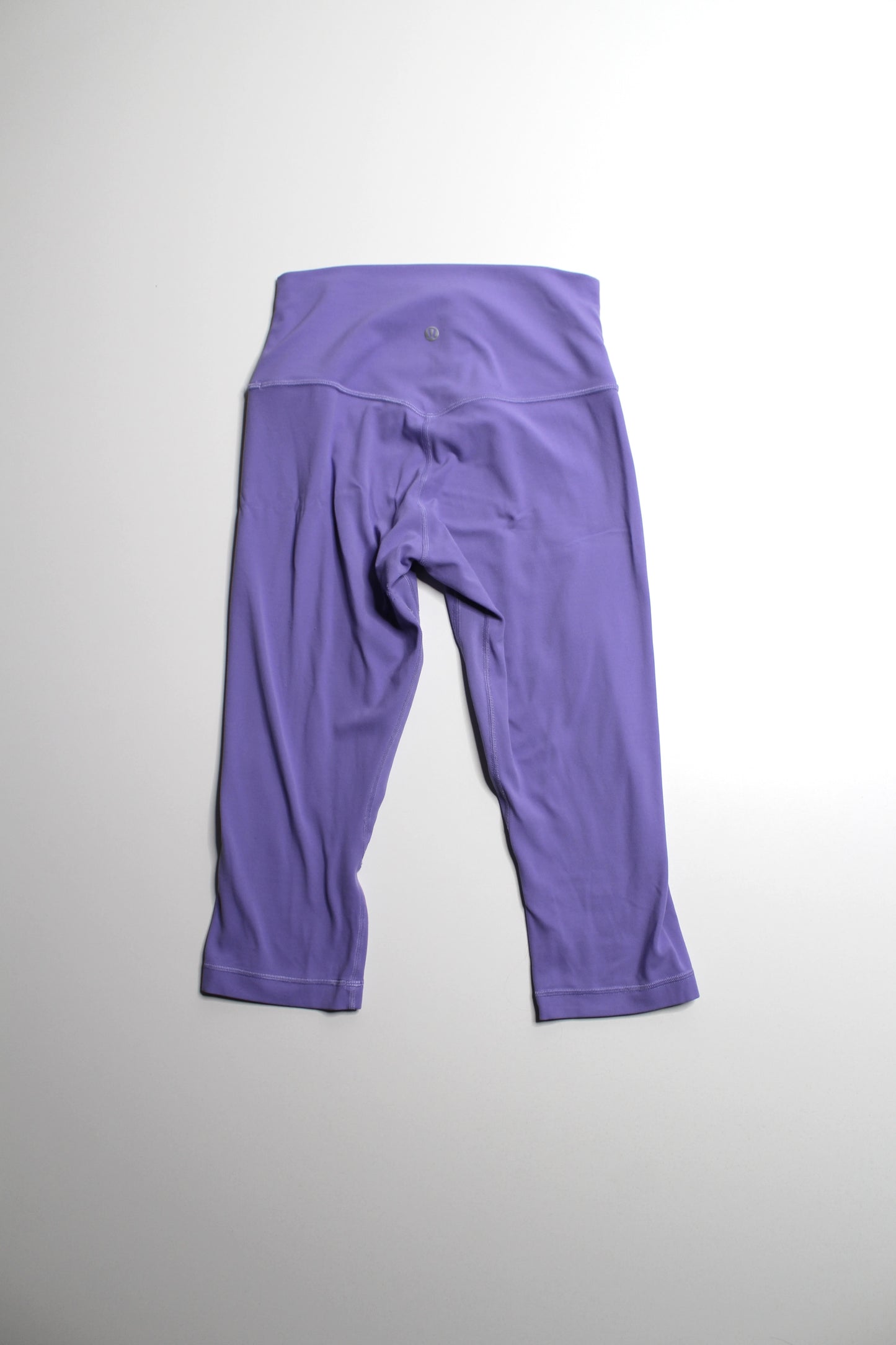 Lululemon lilac ‘align’ crop legging, size 6 (17")