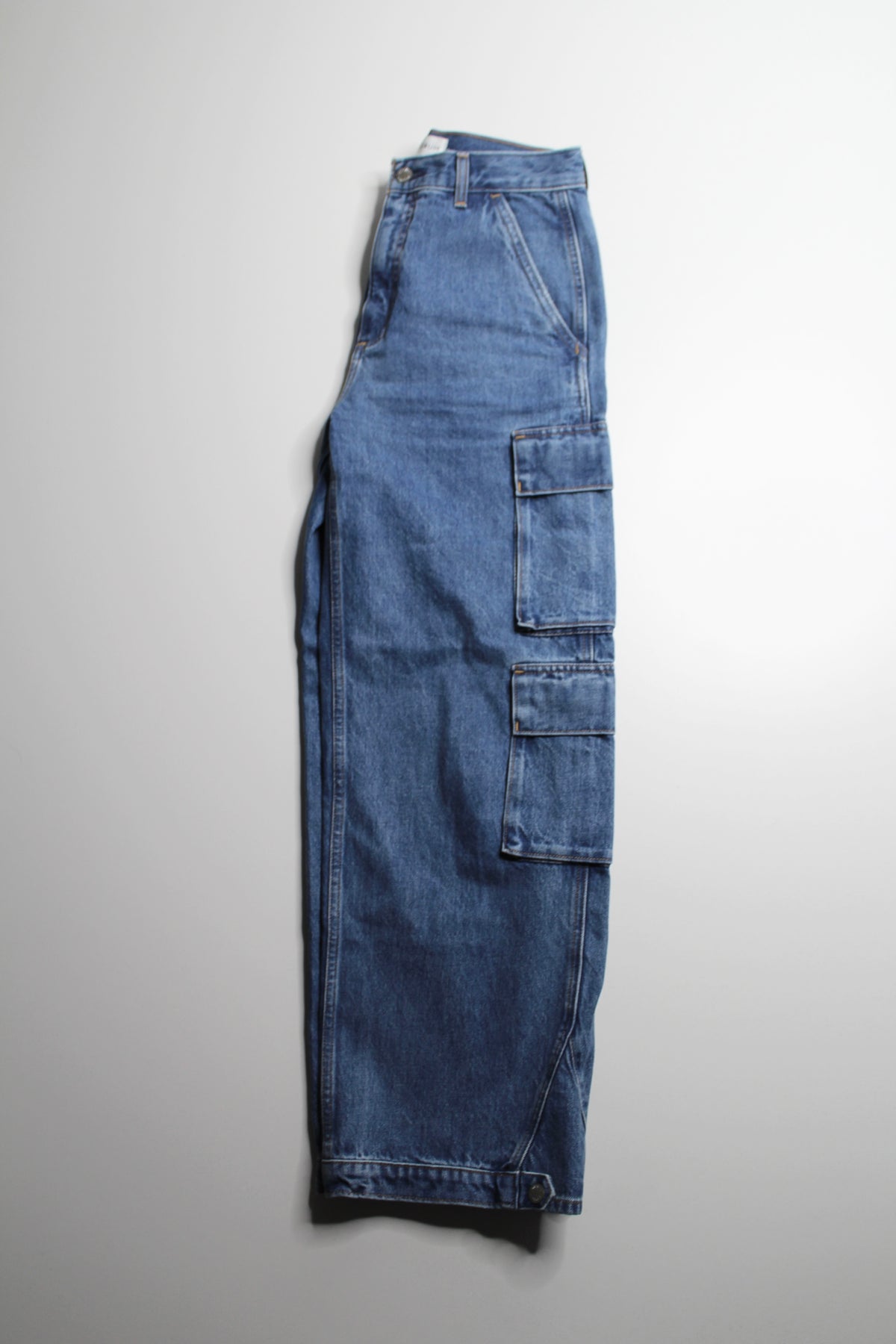 Aritzia Denim Forum '90S Millie hi -Rise cargo jeans. Size 27