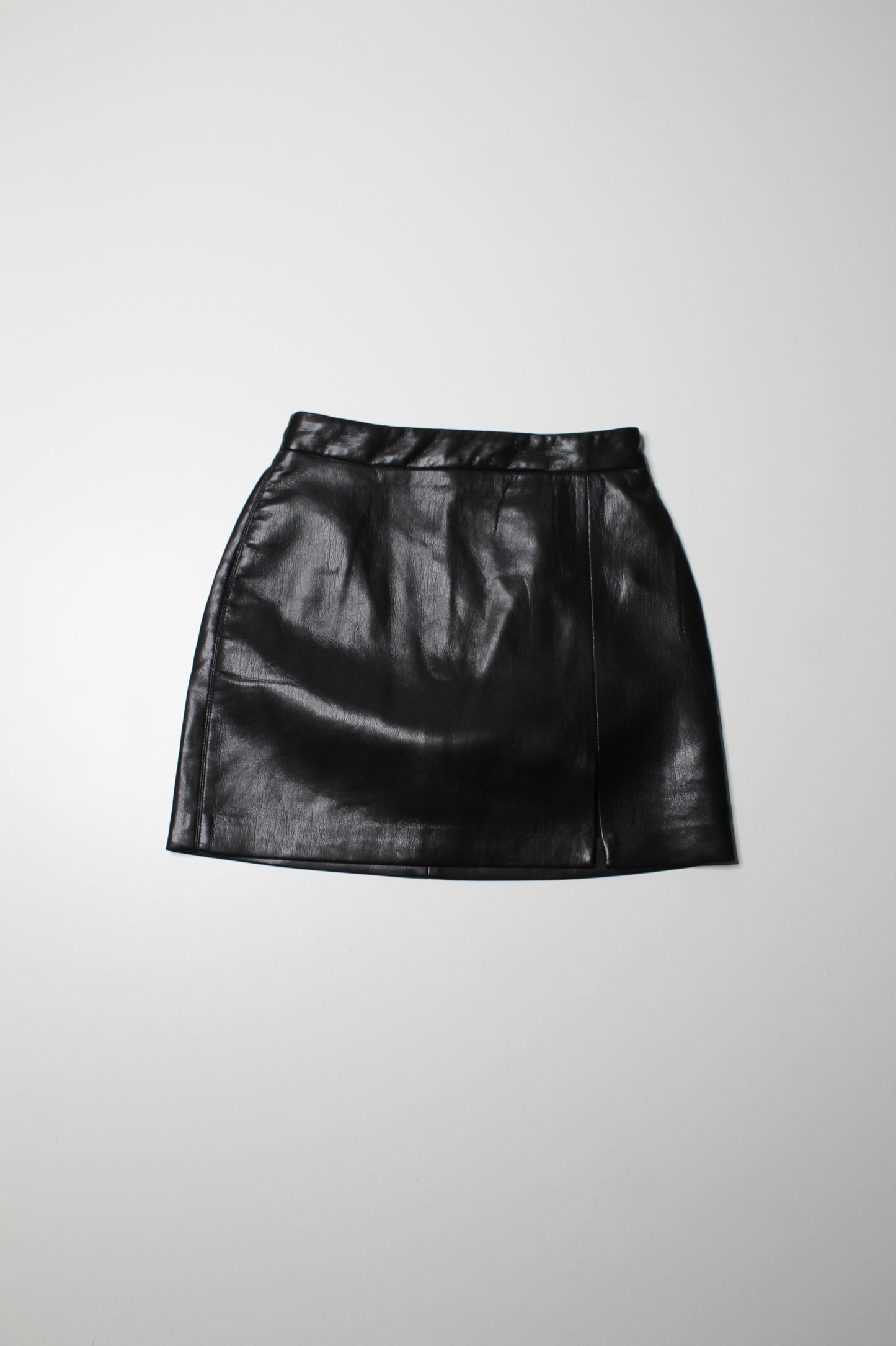 Aritzia Wilfred black faux leather mini skirt, size 0