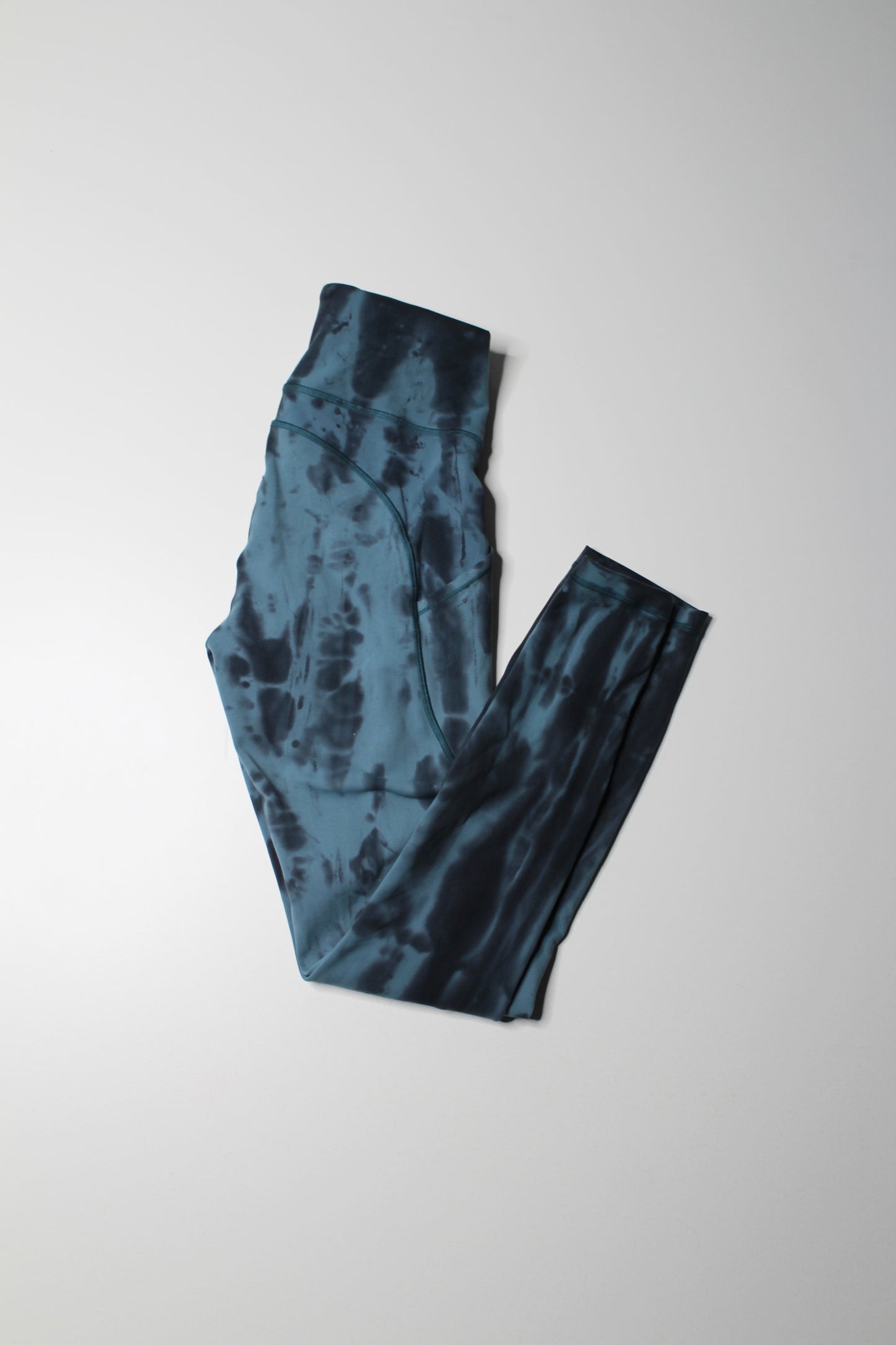 Lululemon forest shibori graphite grey desert teal ‘invigorate high rise’ tights, size 4 (25”) *wash