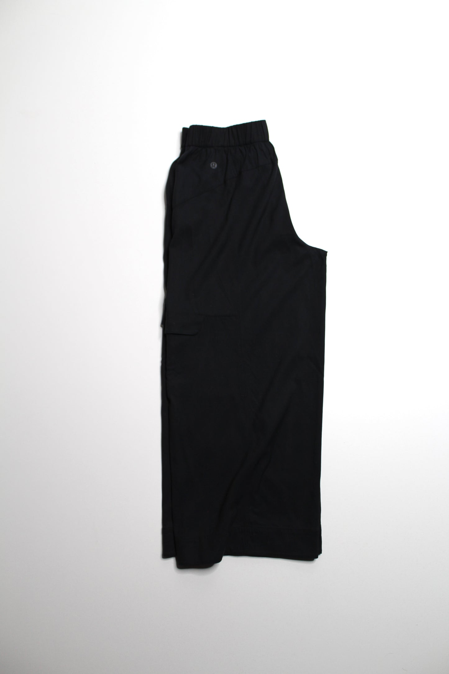 Lululemon black ‘metropolis maven high rise’ crop pant, size 6