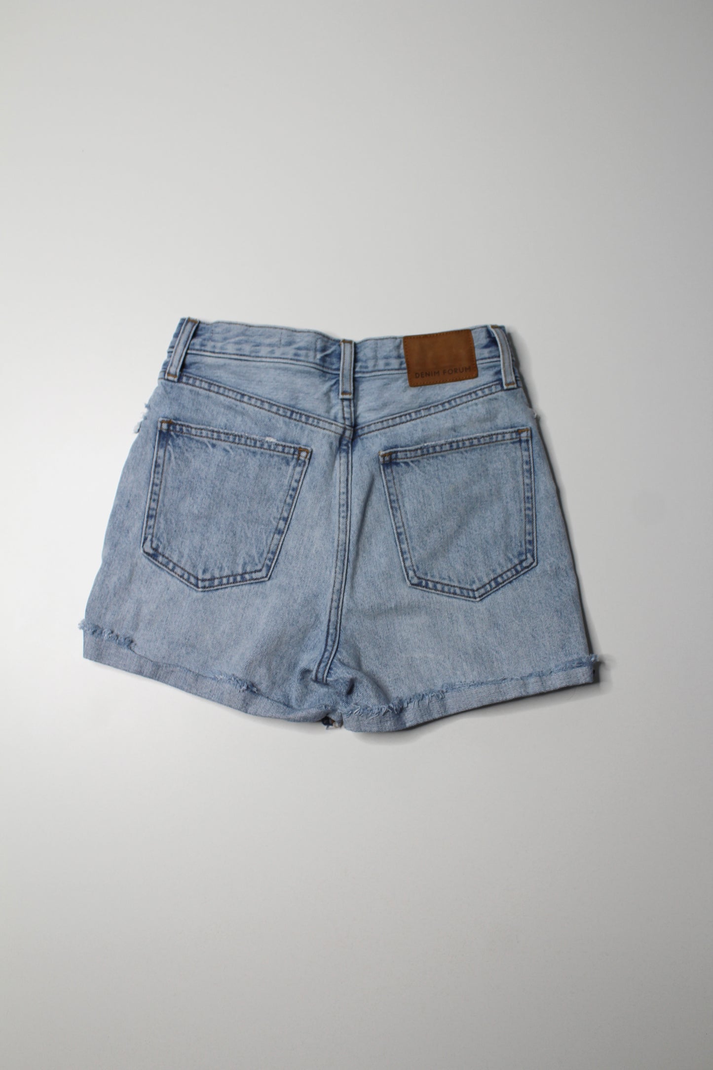 Aritzia Denim Forum ‘yoko mid thigh’ jean shorts, size 24