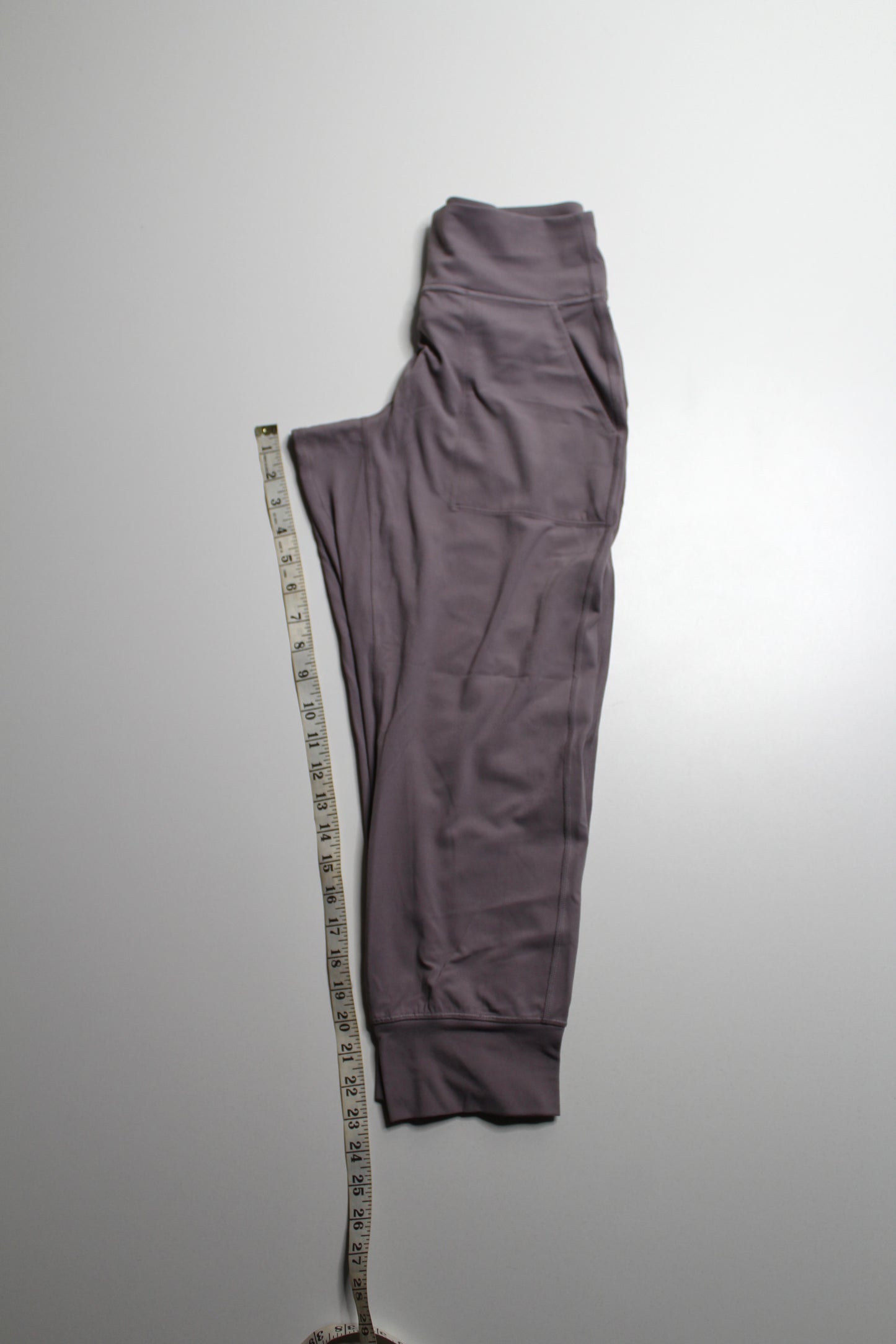 Lululemon ‘align’ crop jogger, size 6 (23”)