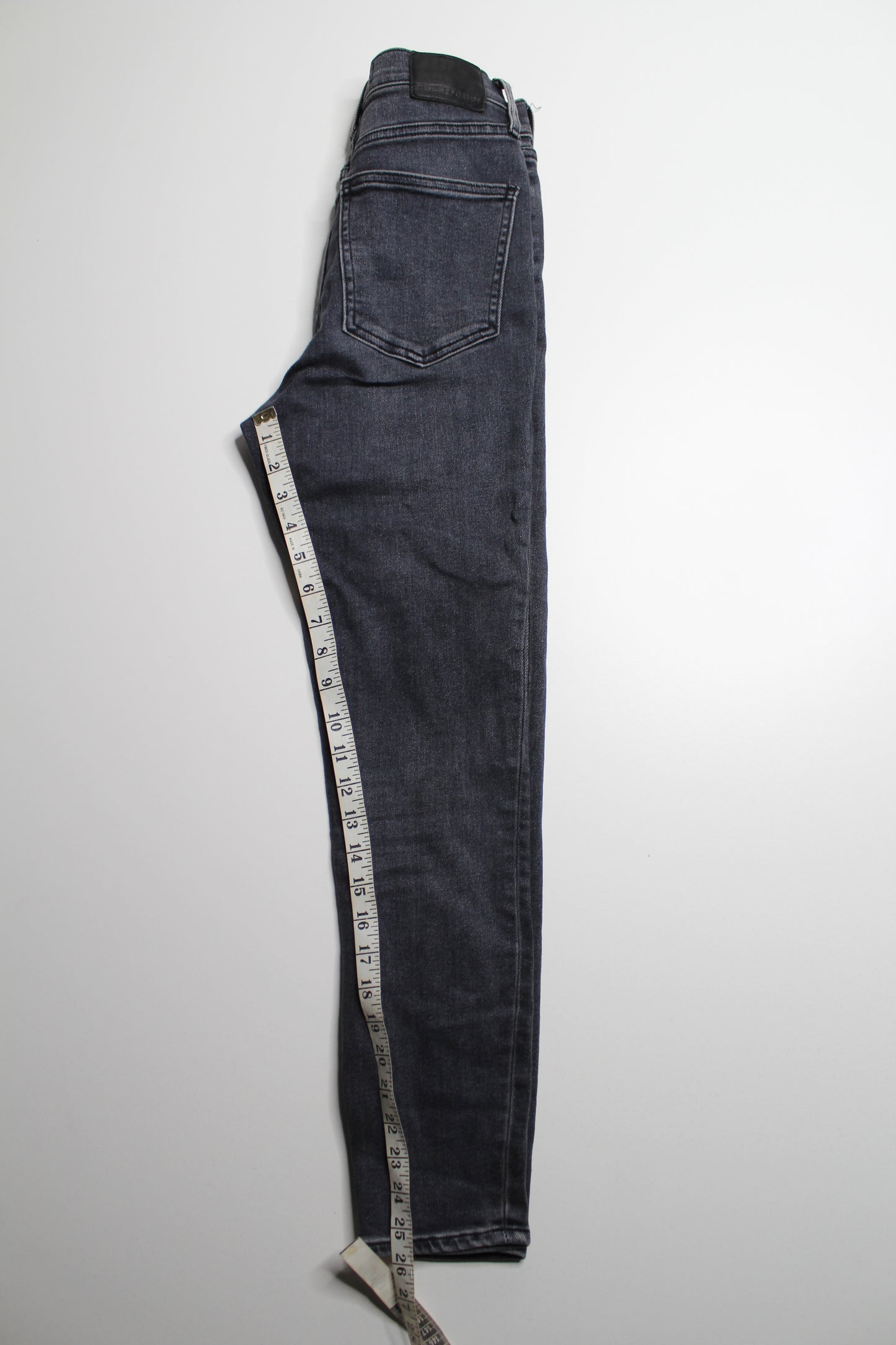 Aritzia Denim Forum black wash Lola skinny jeans, size 26