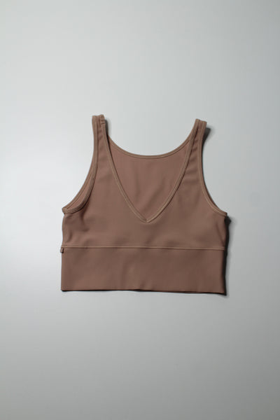 Lululemon ‘power pivot’ tank, no size. Fits like 8 *ribbed