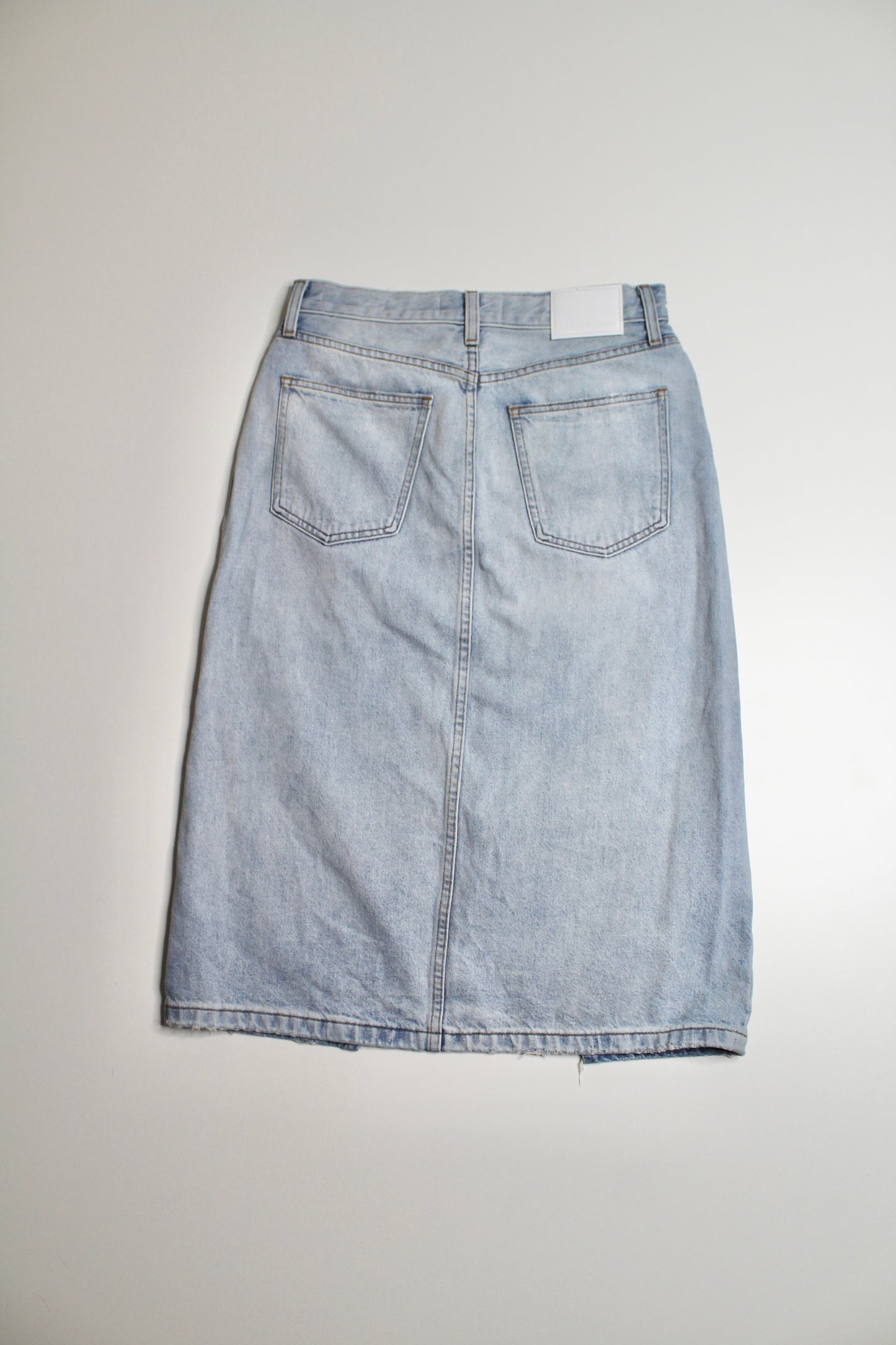 Aritzia denim forum 90’s hallie jean skirt, size 28 (additional 10% off)