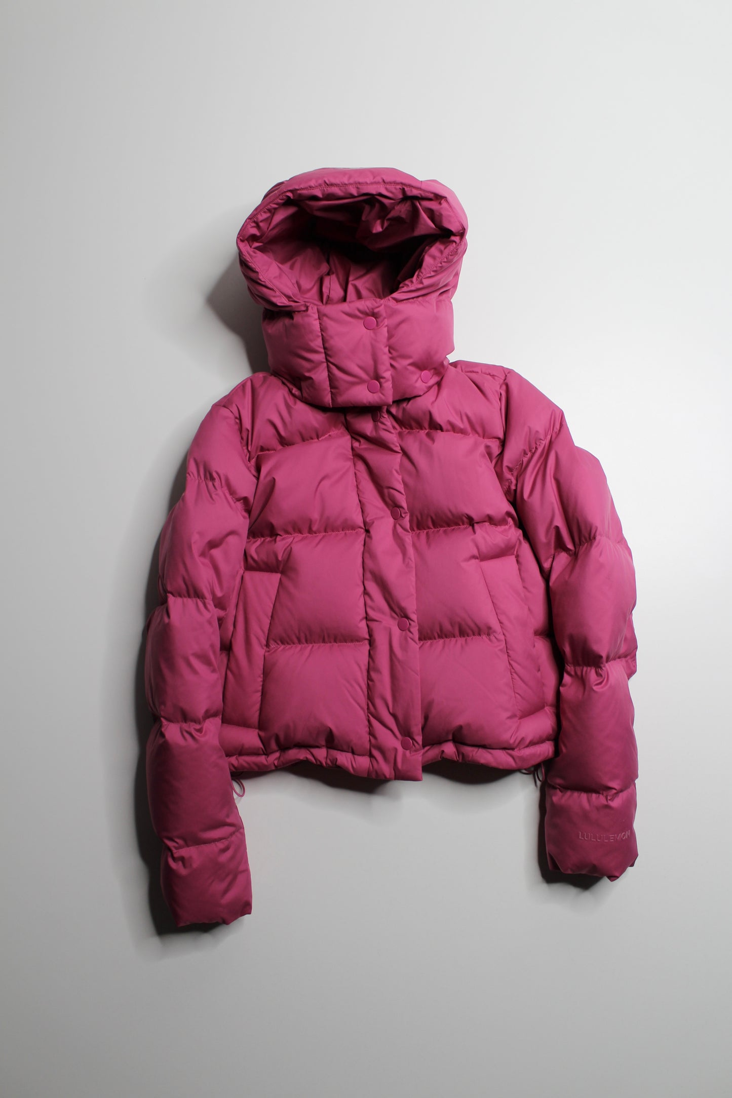 Lululemon pink lychee ‘wunder puff’ cropped jacket, size 2