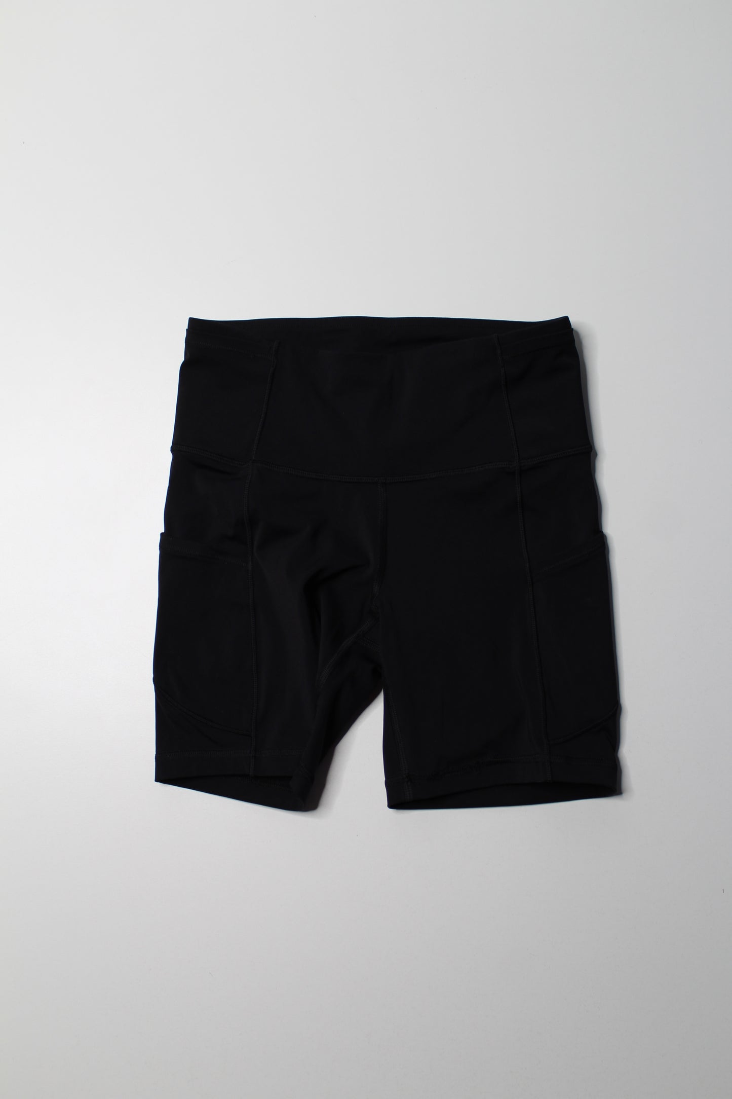 Lululemon black ‘fast and free’ shorts, size 4 (6”) *flaw