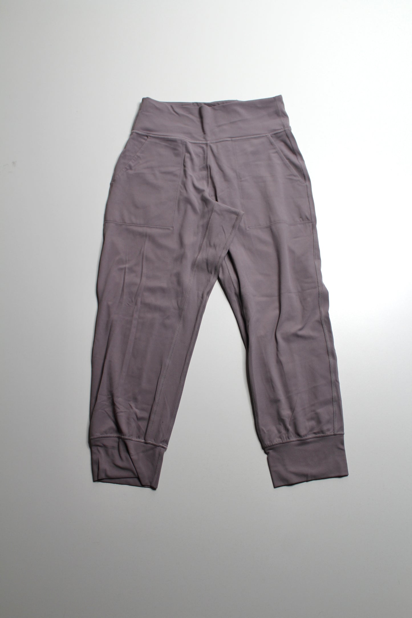 Lululemon ‘align’ crop jogger, size 6 (23”)